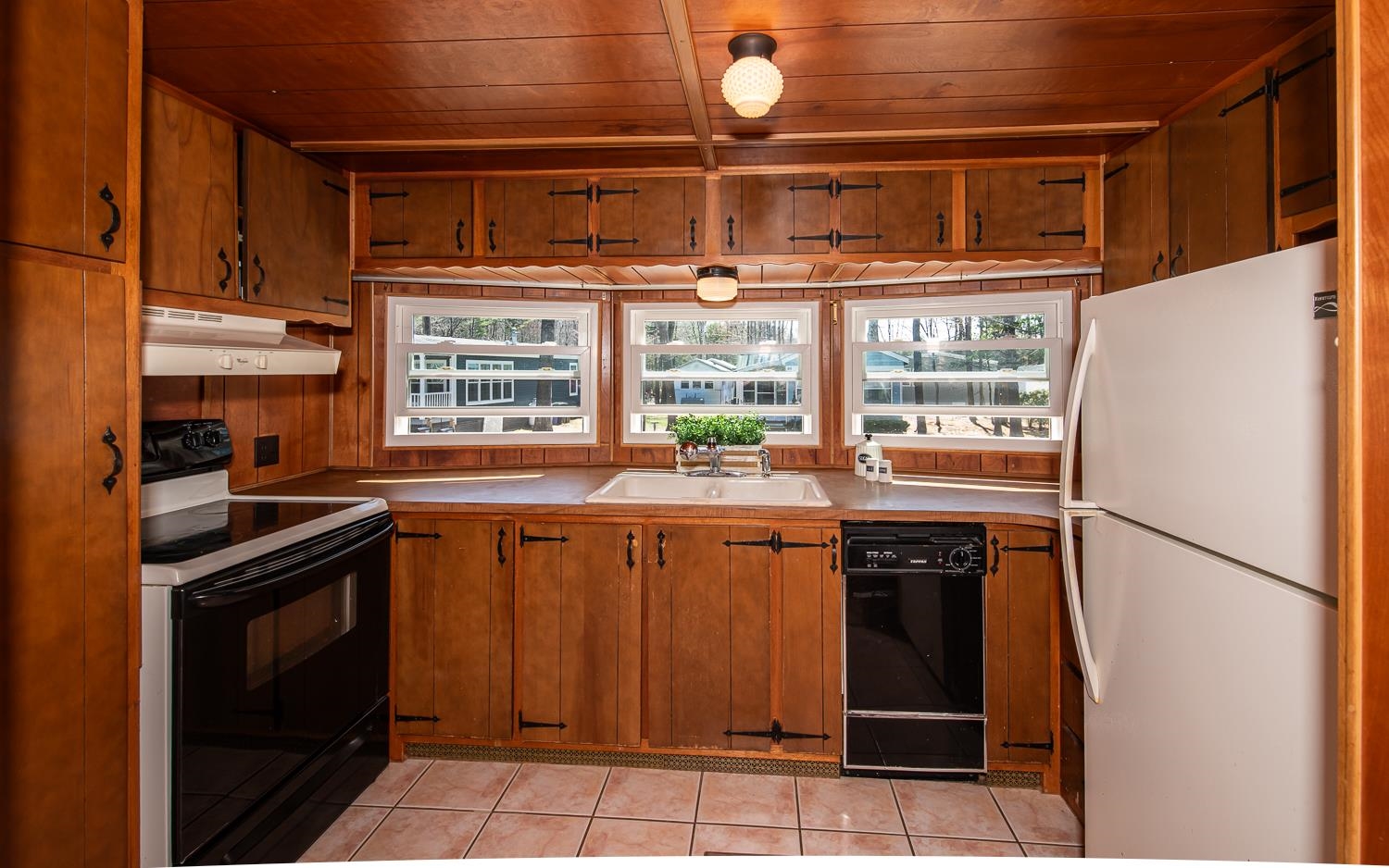 Exeter, New Hampshire 03833, United States, 2 Bedrooms Bedrooms, ,1 BathroomBathrooms,Residential,Active,166914