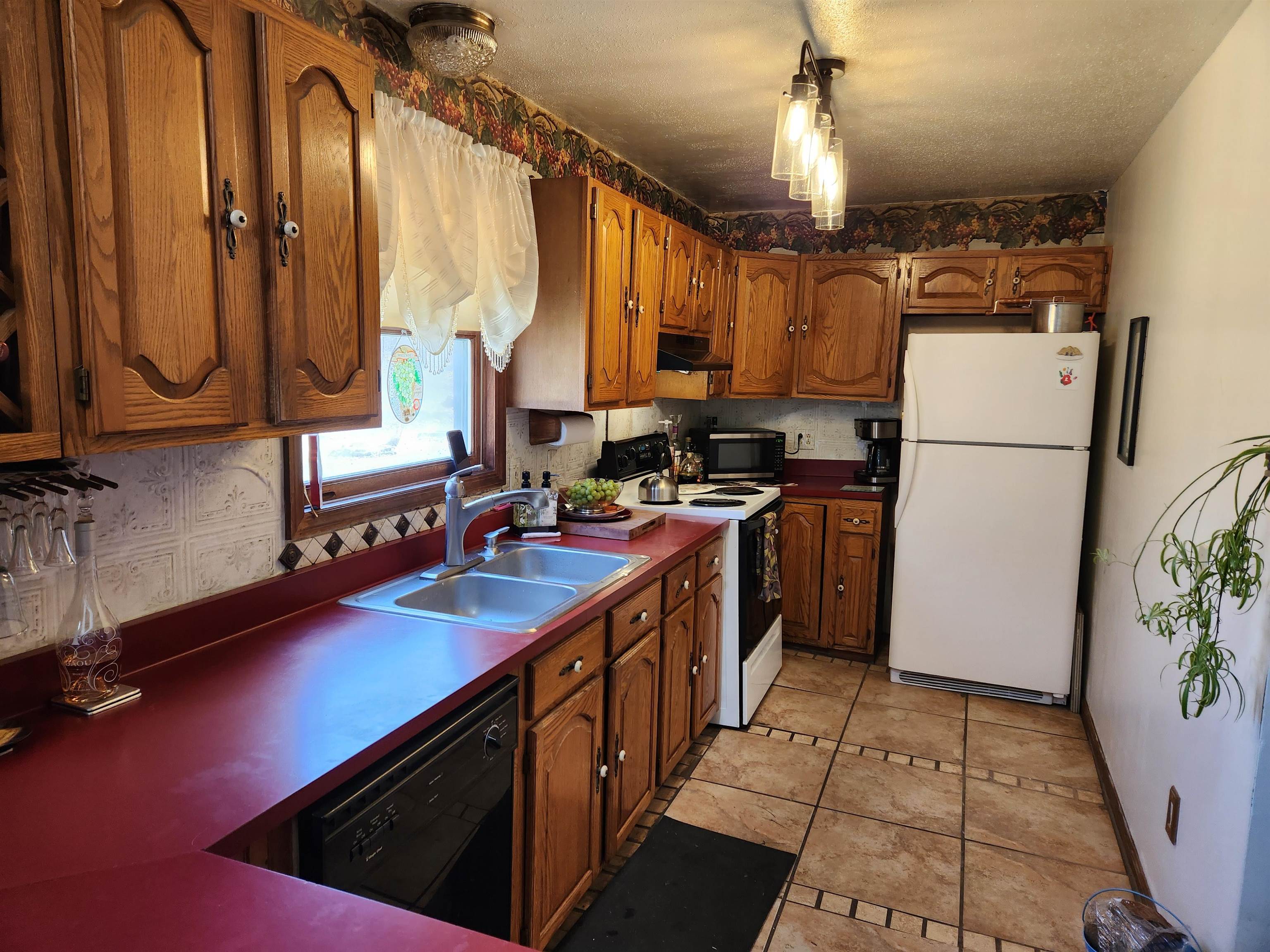 292 Ledgemere Point