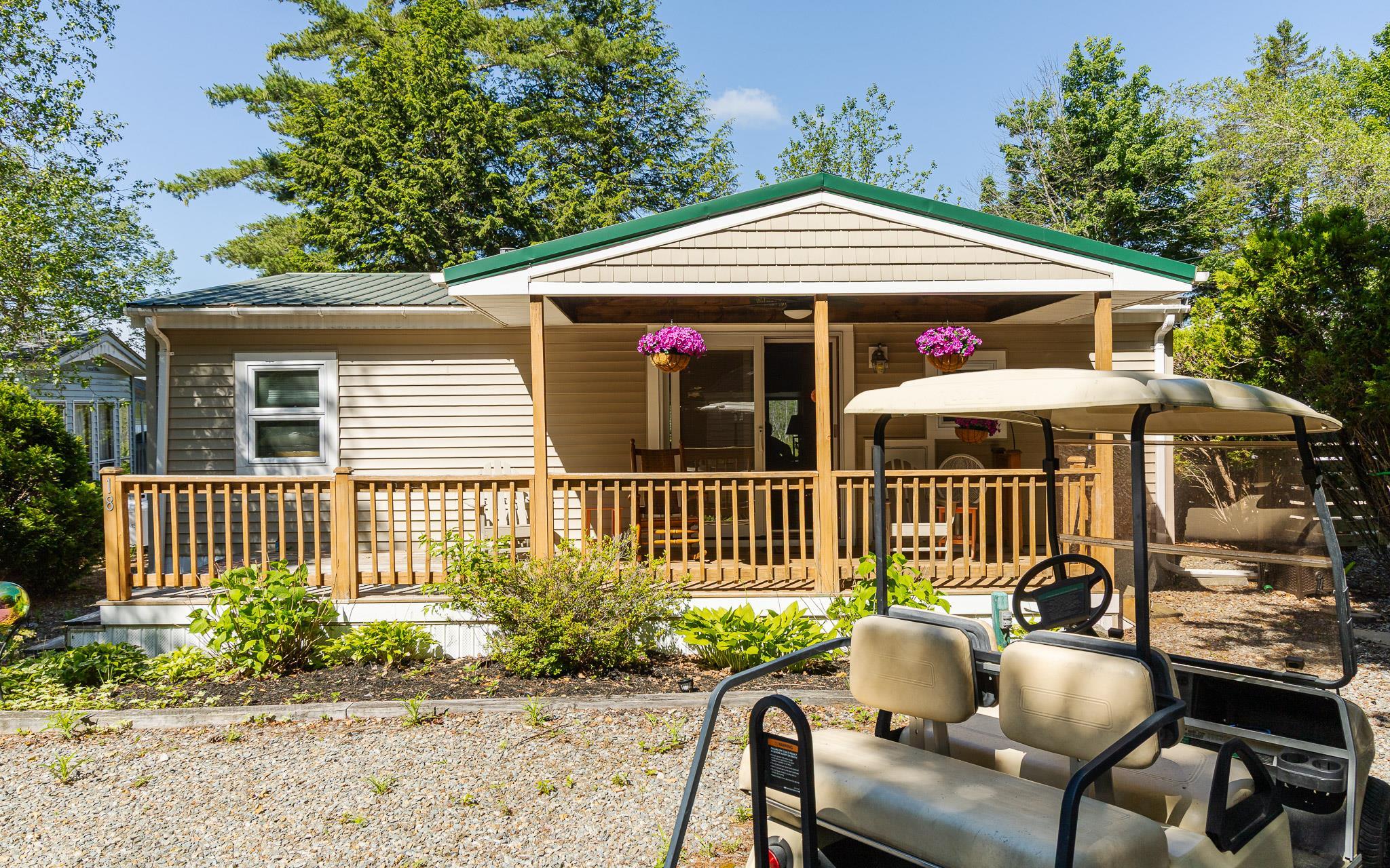 18 Lakeside Drive