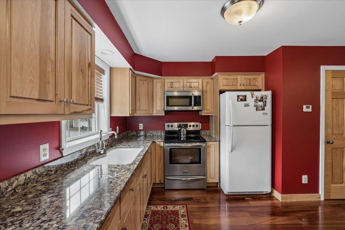 1029 S. Mammoth Road 17