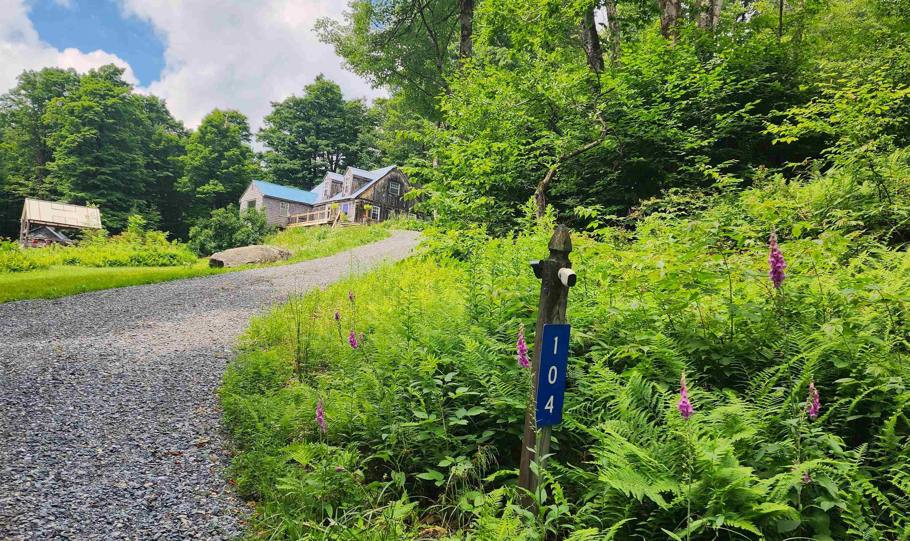 104 Johnny Cake Hill Lane