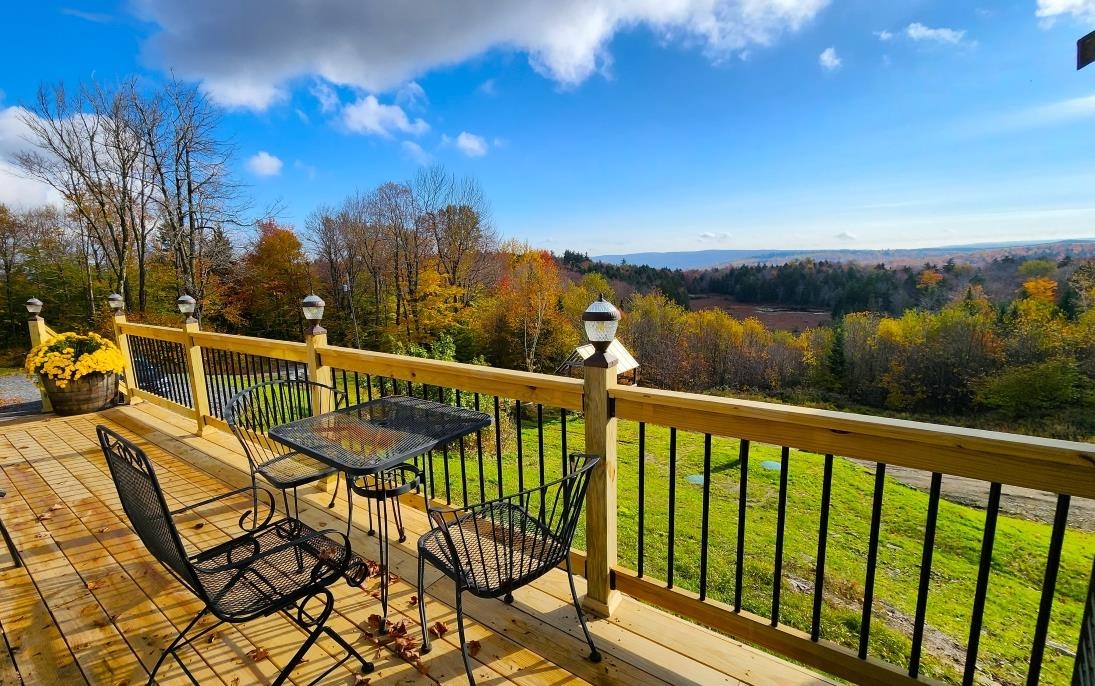 104 Johnny Cake Hill Lane