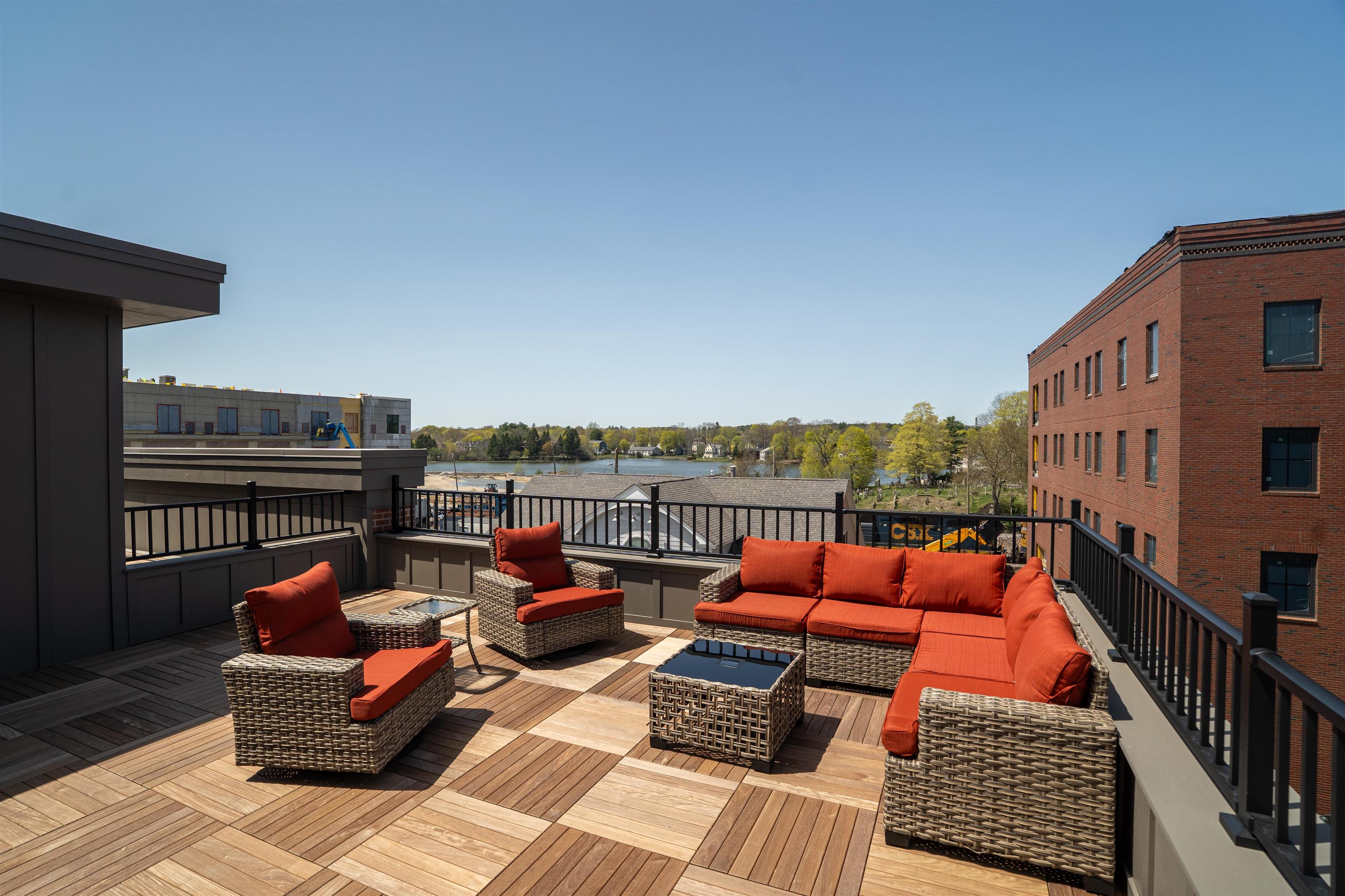 238 Deer Street 204