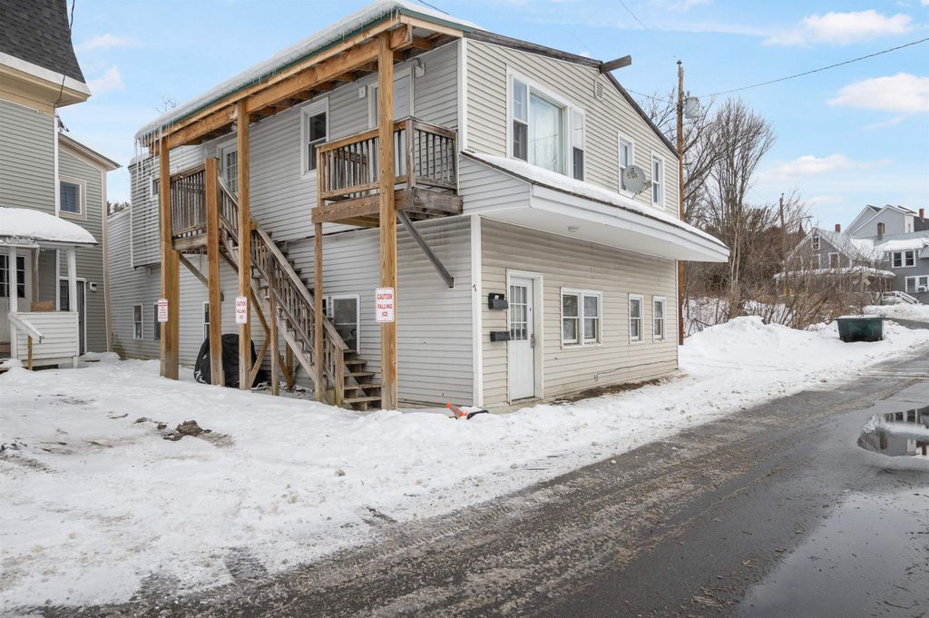Photo of 7 Cross Street #Apt 1, Whitefield, NH 03598 (MLS # 5075211)