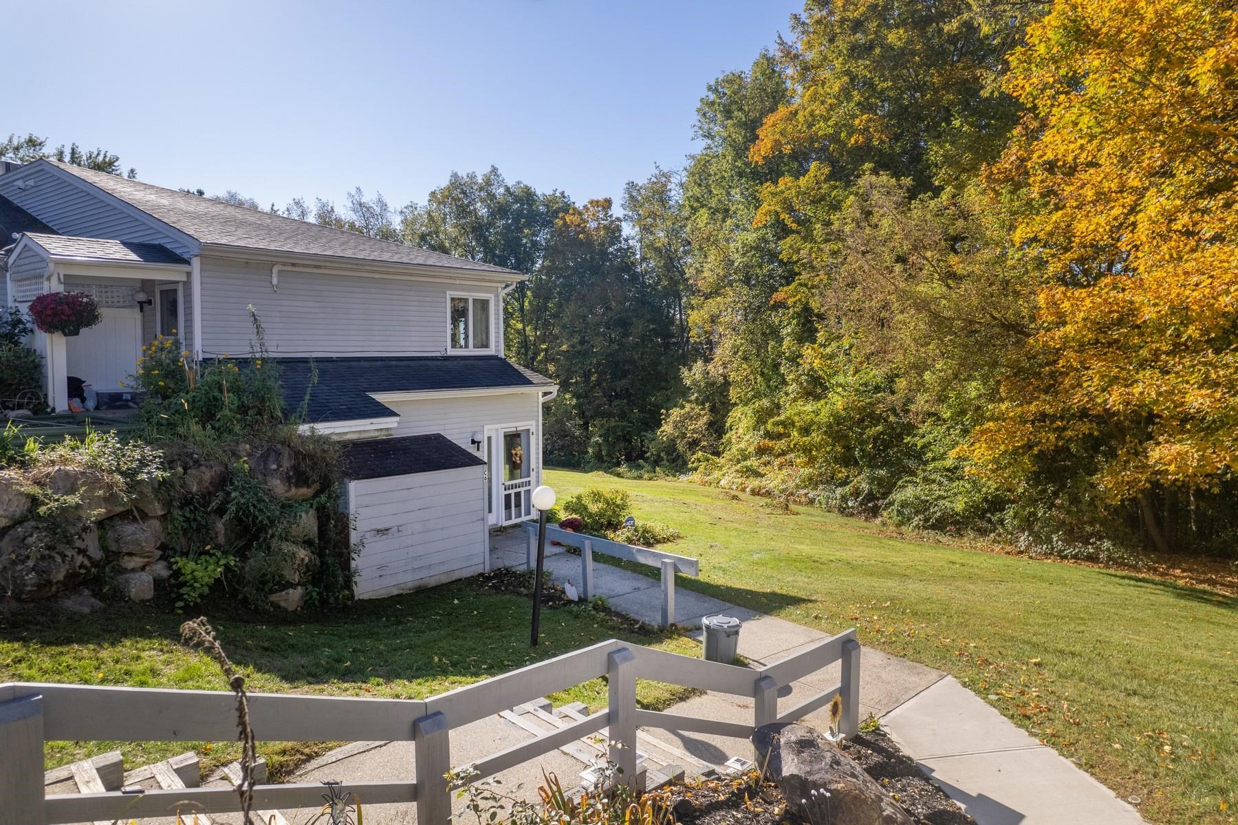 131 Pittsford Commons C6