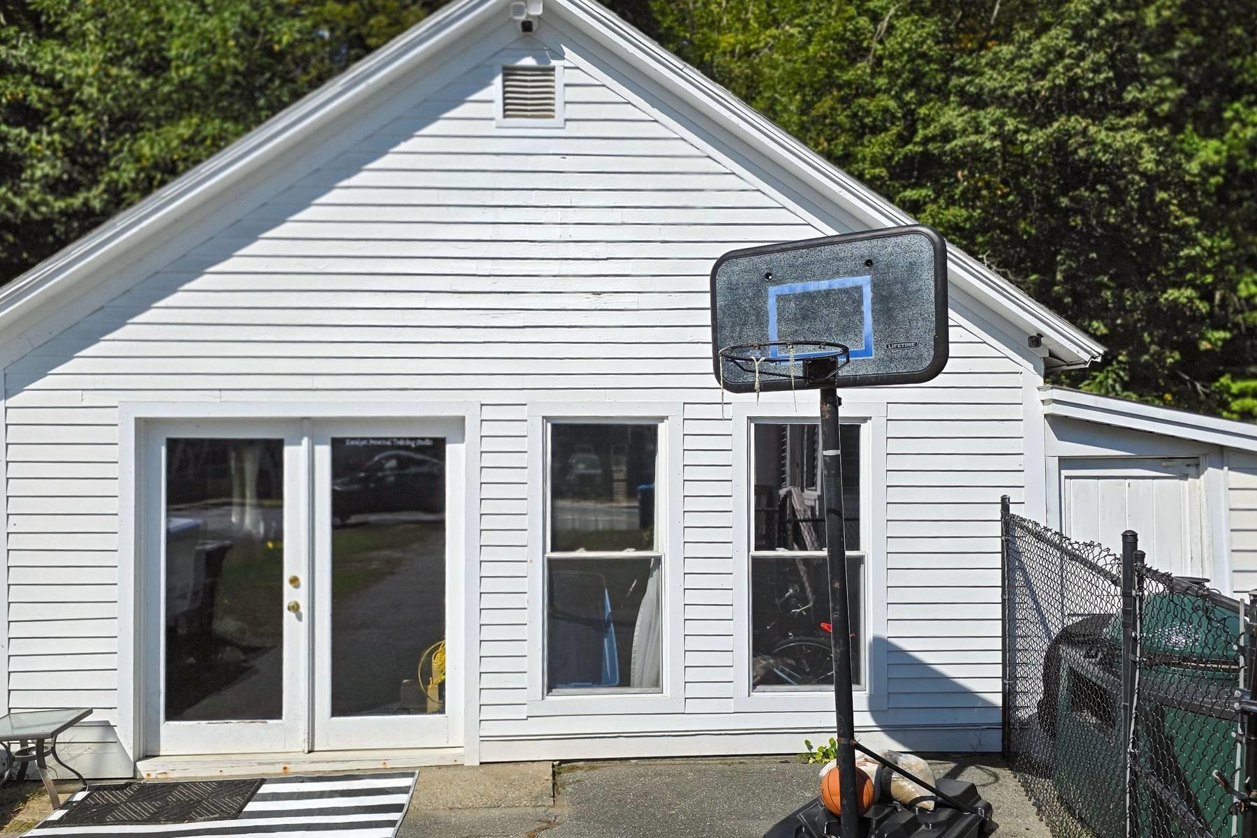 1668 Hartford Avenue