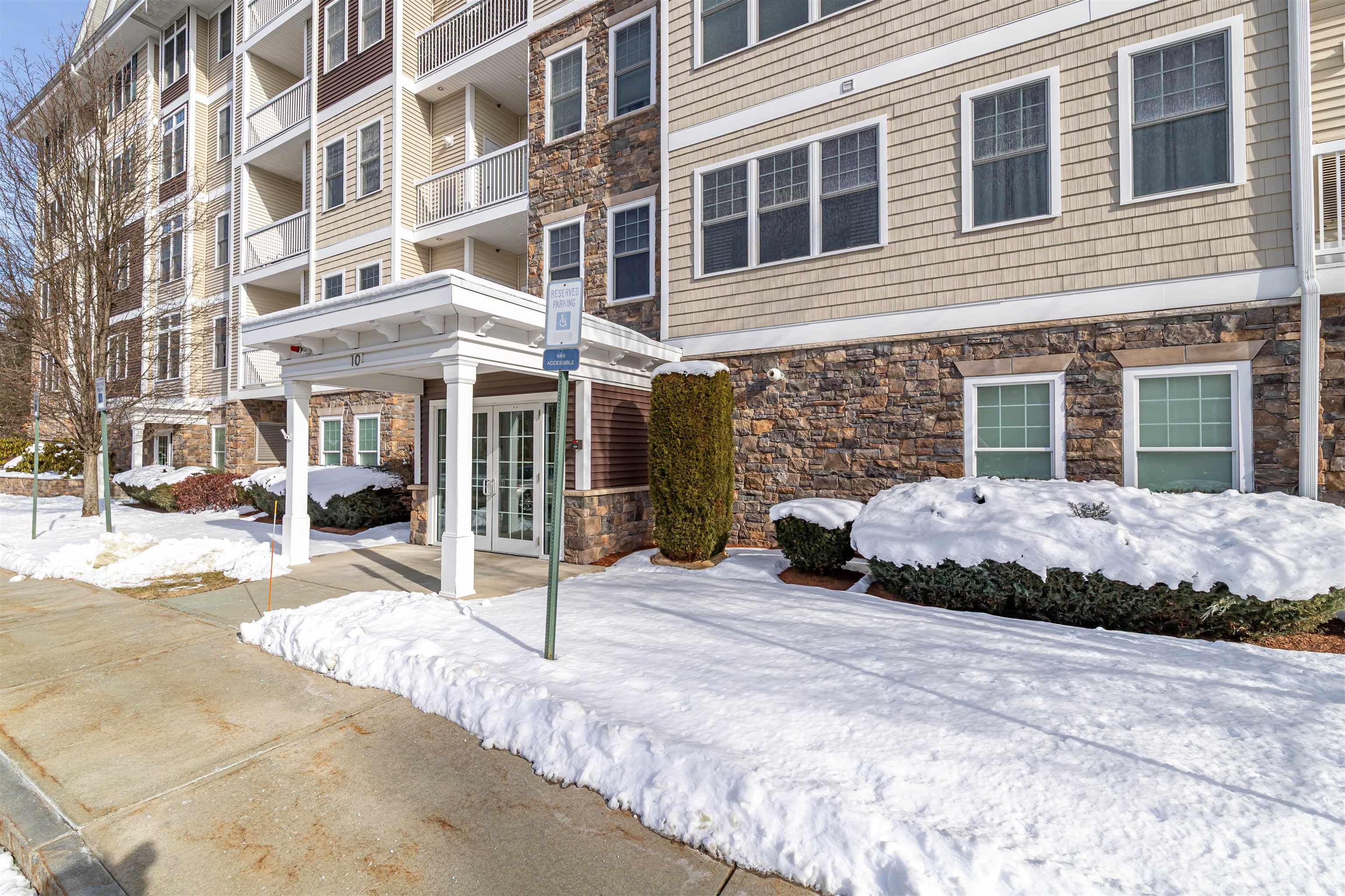 10 Braemoor Woods Road 300