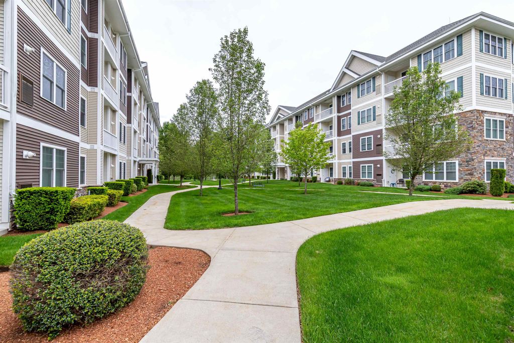 Photo of 10 Braemoor Woods Road #300, Salem, NH 03079 (MLS # 5074466)