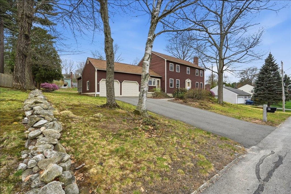 Photo of 57 Timberline Drive, Nashua, NH 03062 (MLS # 5085120)