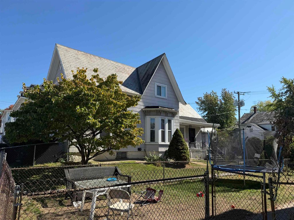 Photo of 61 Prospect Street, Manchester, NH 03104 (MLS # 5064358)