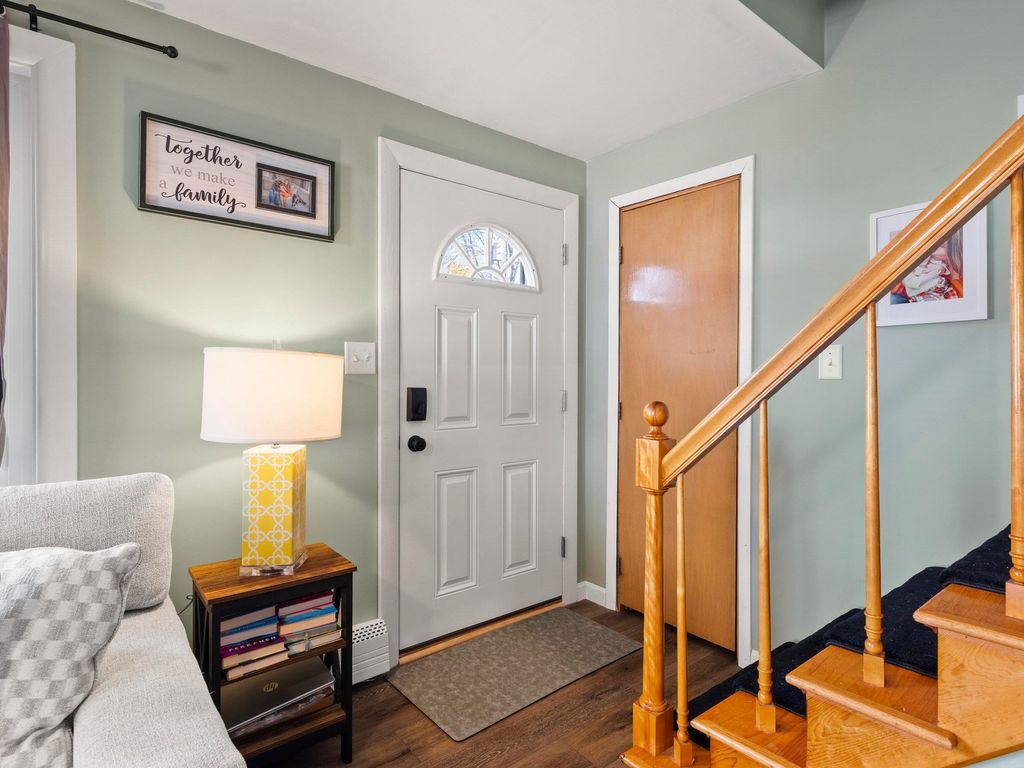 Photo of 146 Woodbine Avenue, Manchester, NH 03109 (MLS # 5067169)