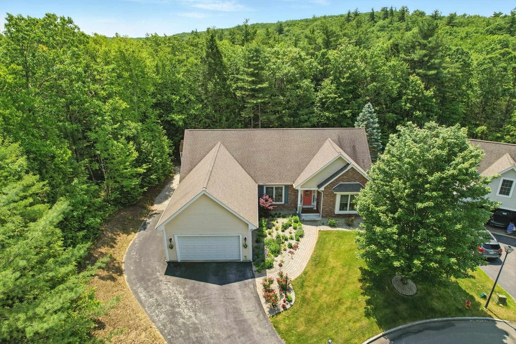 Photo of 55 River Birch Circle, Manchester, NH 03102 (MLS # 5087116)