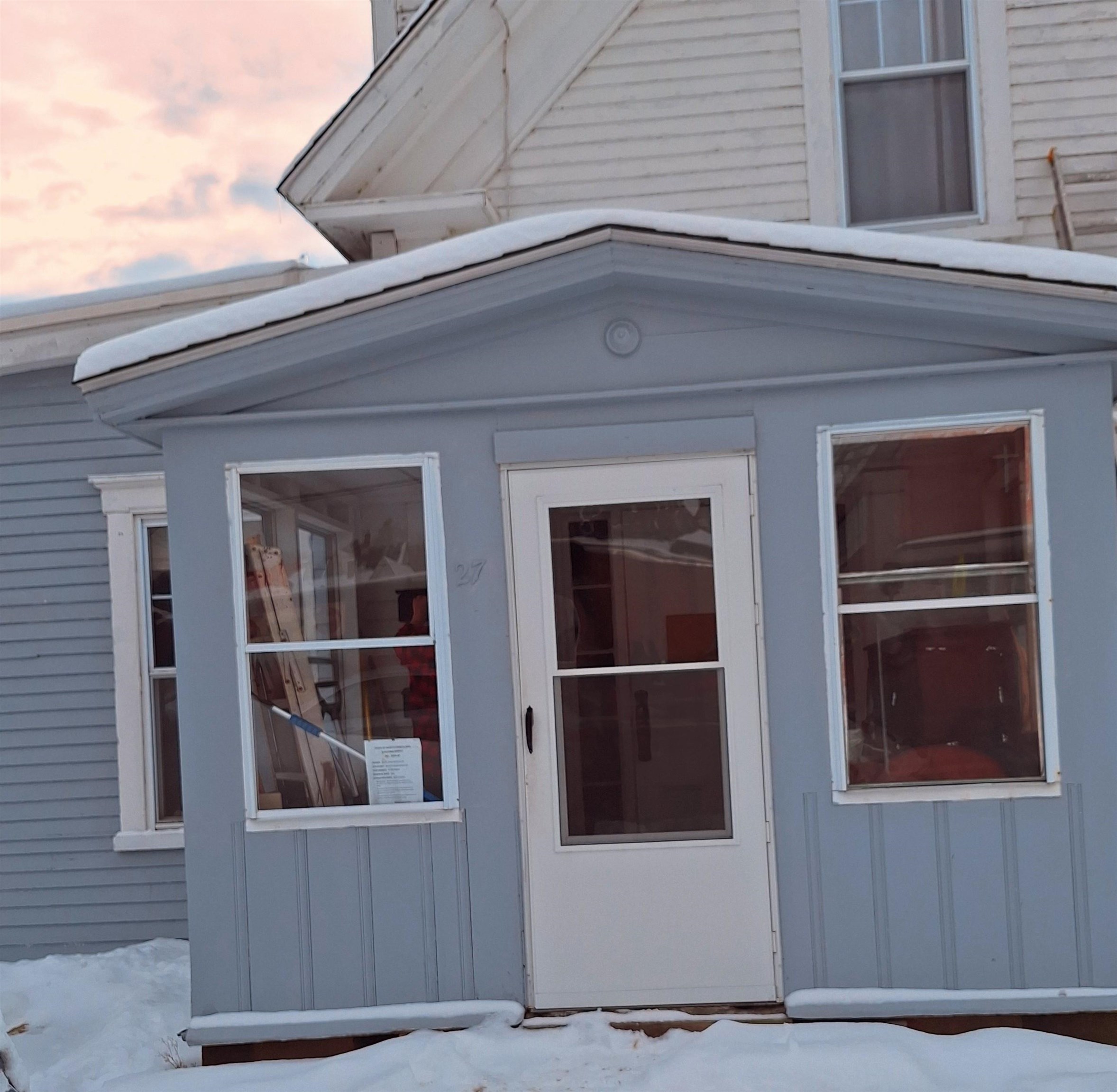 27 State Street M104 L285