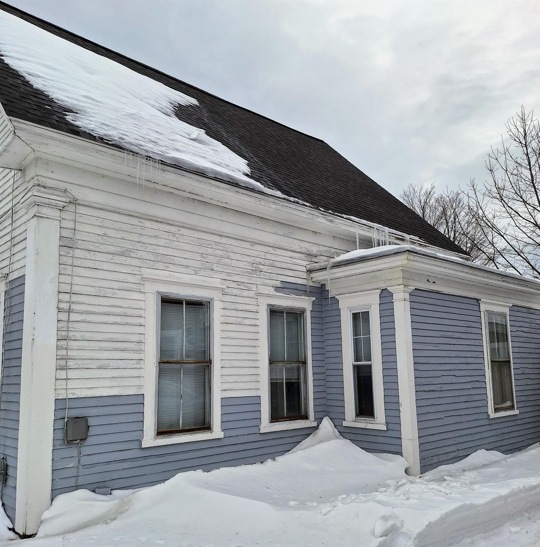27 State Street M104 L285