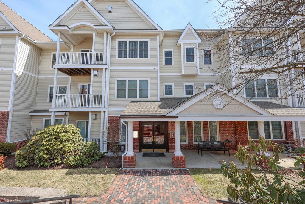 Photo of 160 Daniel Webster Highway #201, Nashua, NH 03060 (MLS # 5081626)