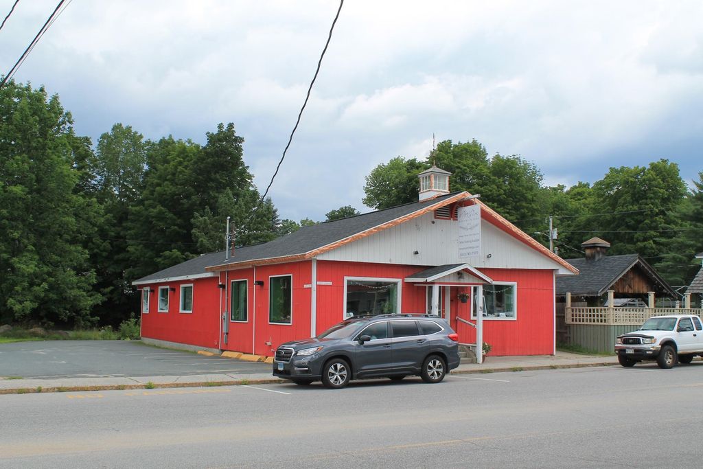 Photo of 31 Main Street, Lincoln, NH 03251 (MLS # 5056107)