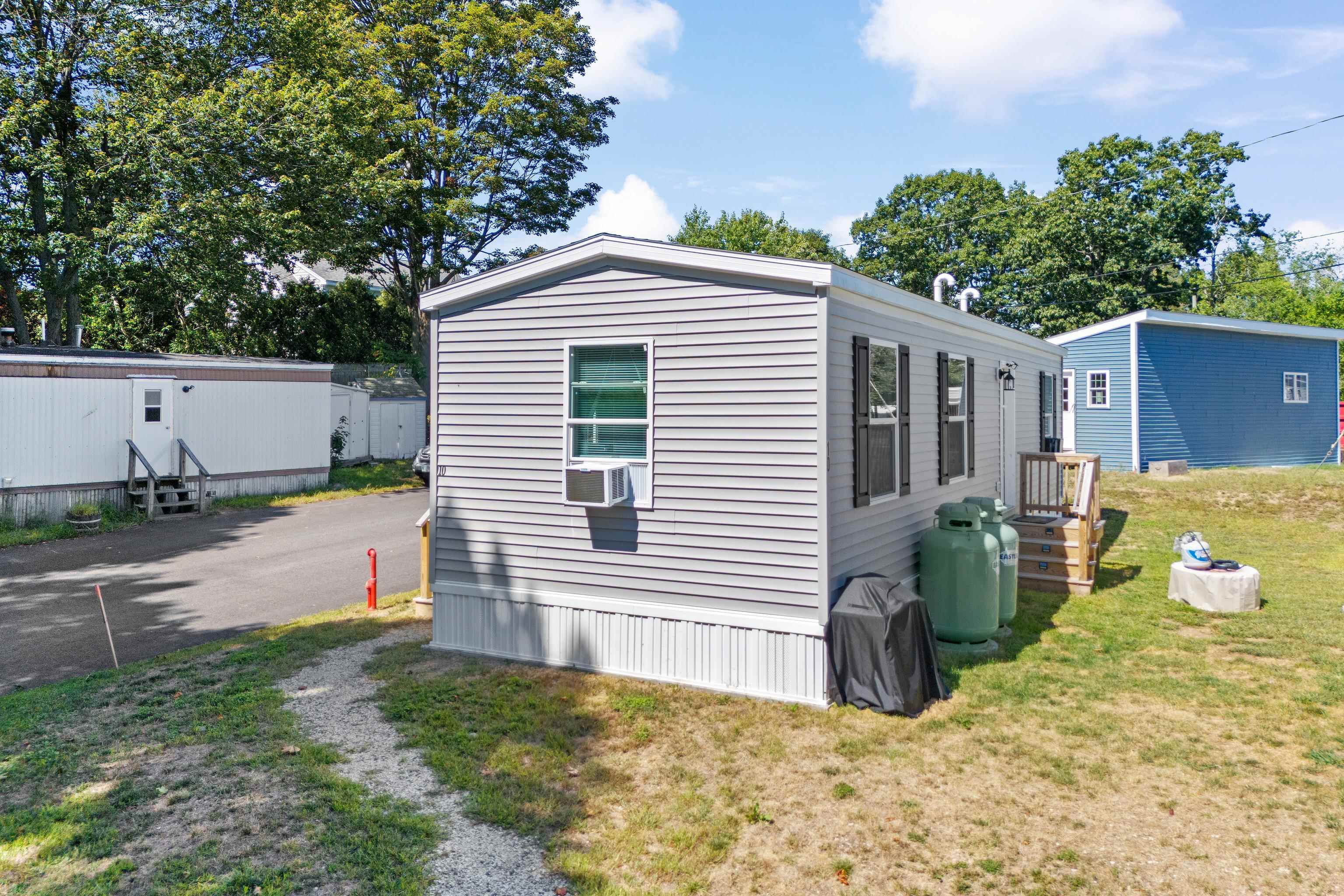 1338 Woodbury Avenue 10