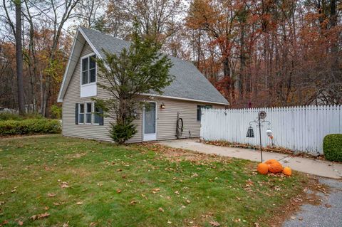 Photo of 137 Elm Street, Goffstown, NH 03045 (MLS # 5068824)