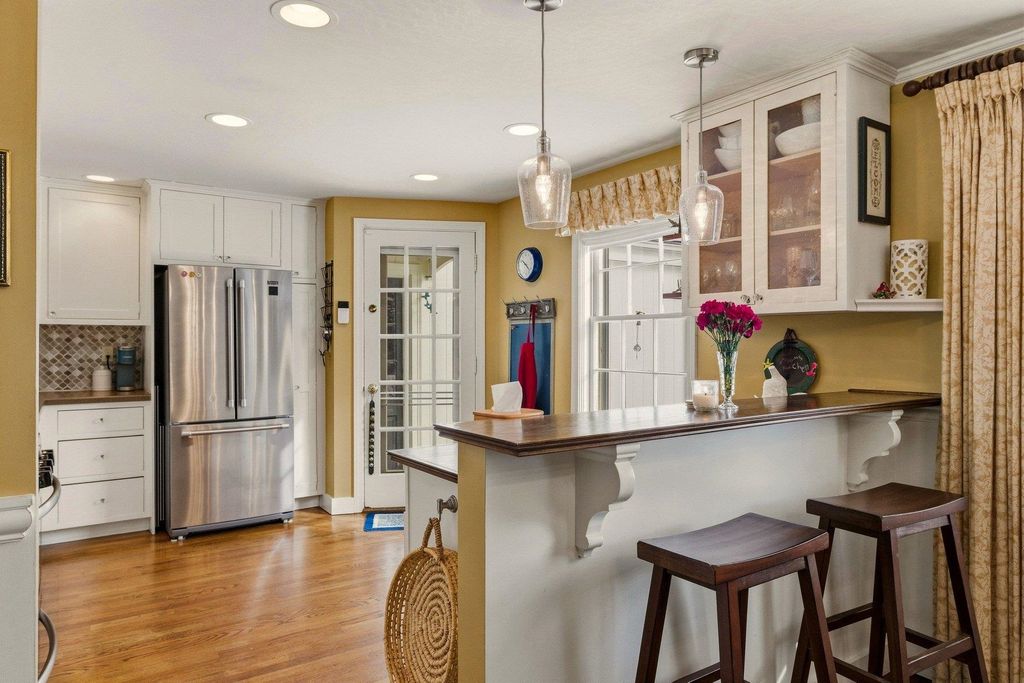 Photo of 5 Bayberry Lane, Exeter, NH 03833 (MLS # 5076110)