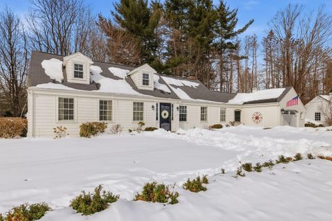 Photo of 5 Bayberry Lane, Exeter, NH 03833 (MLS # 5076110)