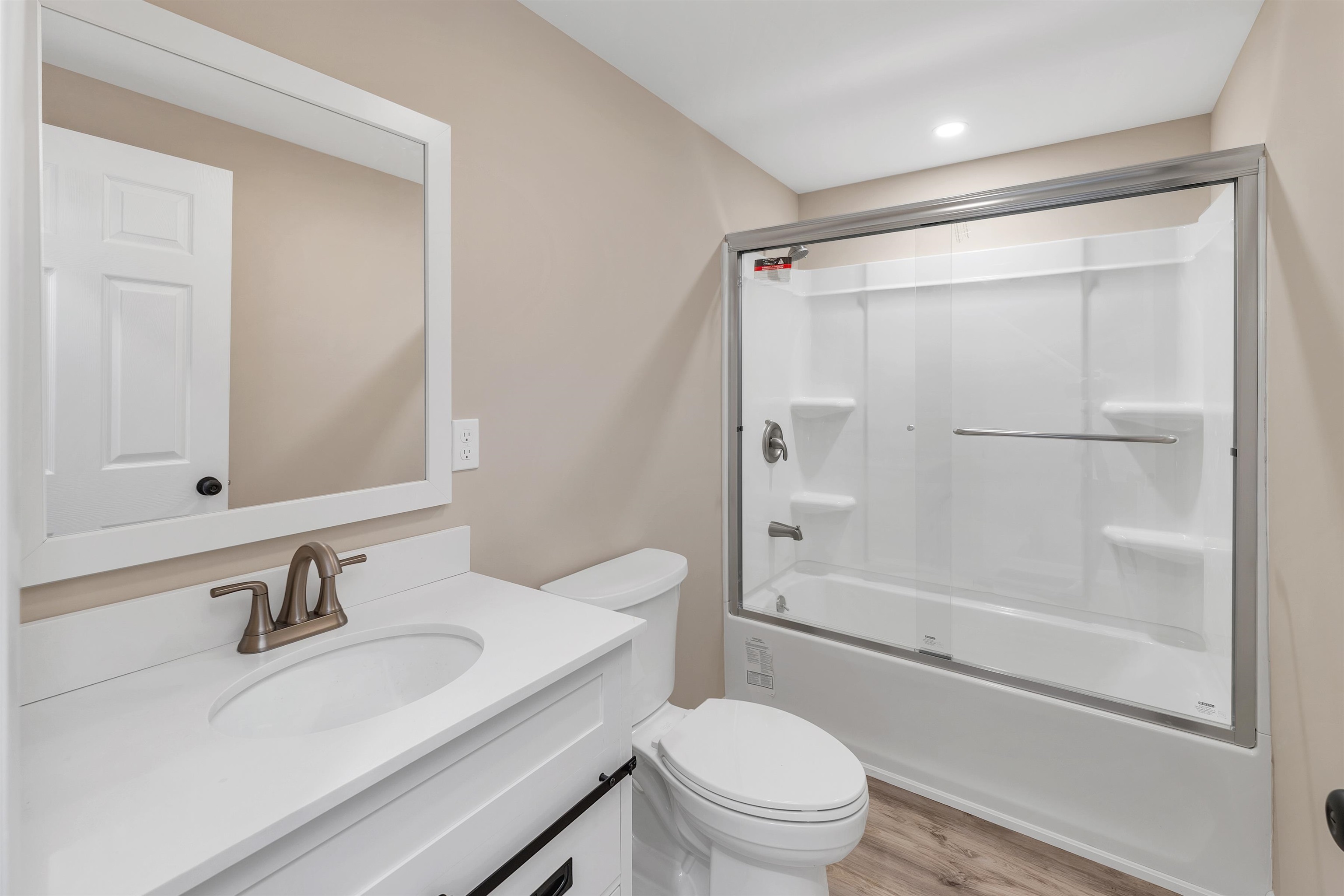 Sunapee, New Hampshire 03782, United States, 3 Bedrooms Bedrooms, ,3 BathroomsBathrooms,Residential,Active,120761