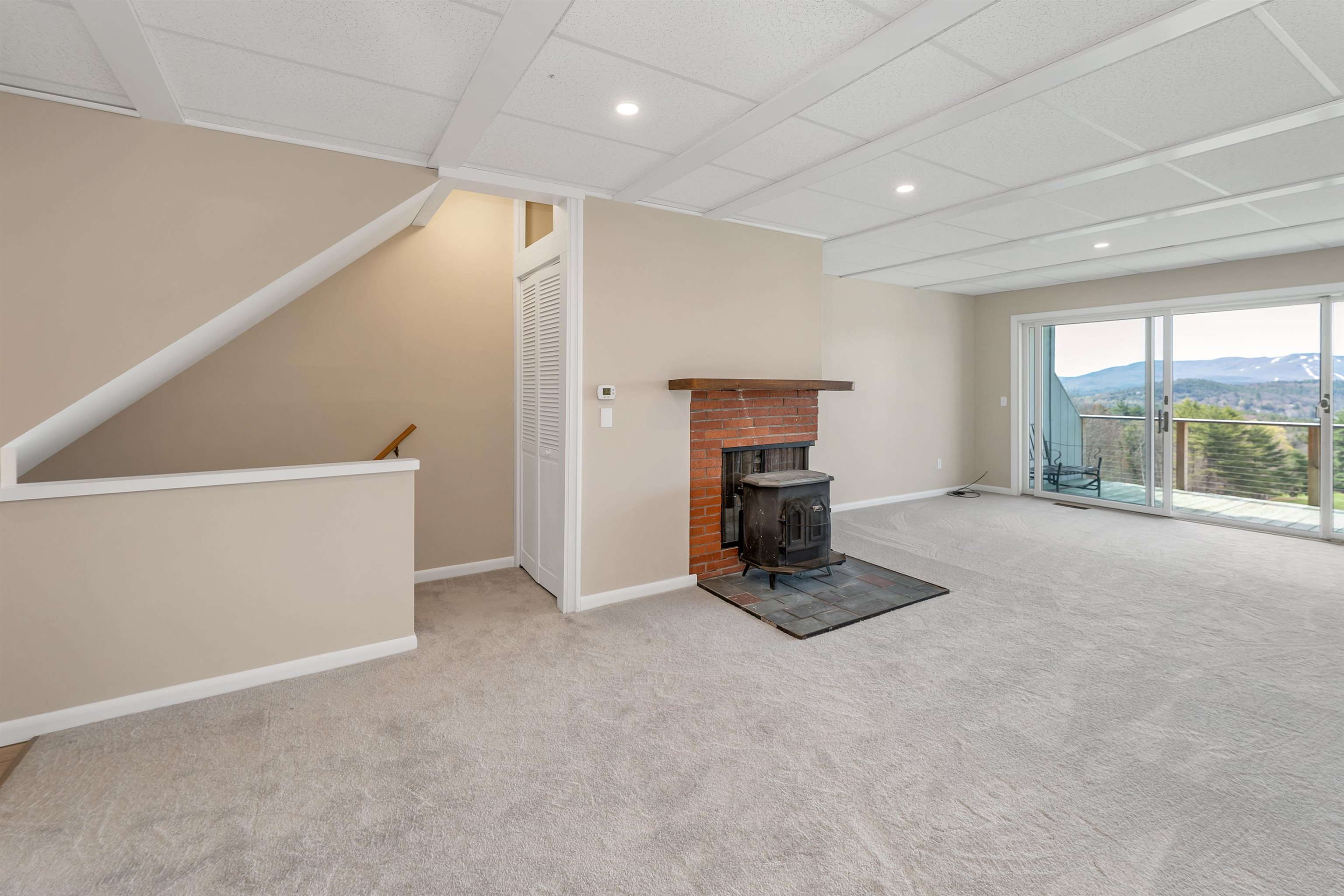 Sunapee, New Hampshire 03782, United States, 3 Bedrooms Bedrooms, ,3 BathroomsBathrooms,Residential,Active,120761