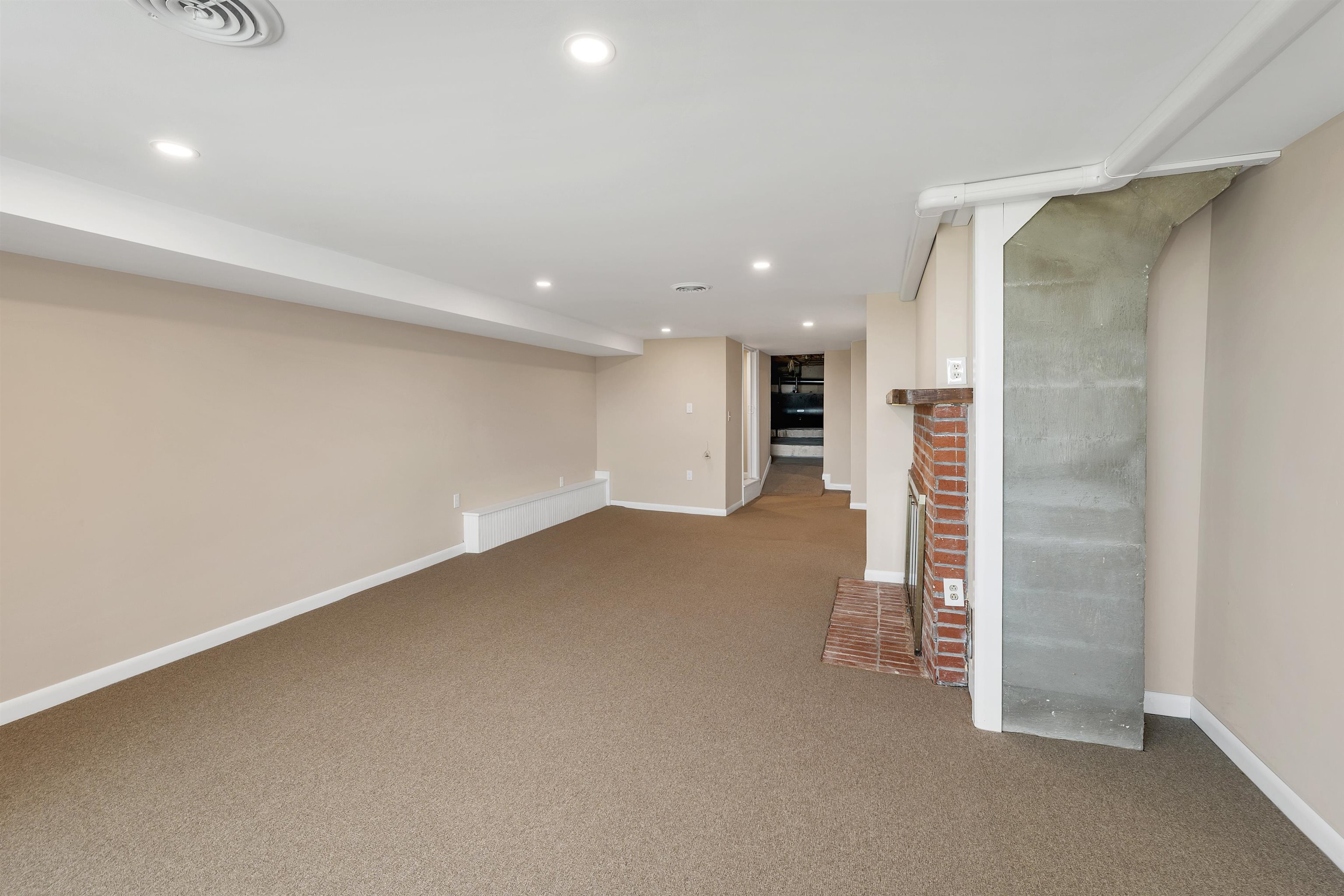 Sunapee, New Hampshire 03782, United States, 3 Bedrooms Bedrooms, ,3 BathroomsBathrooms,Residential,Active,120761