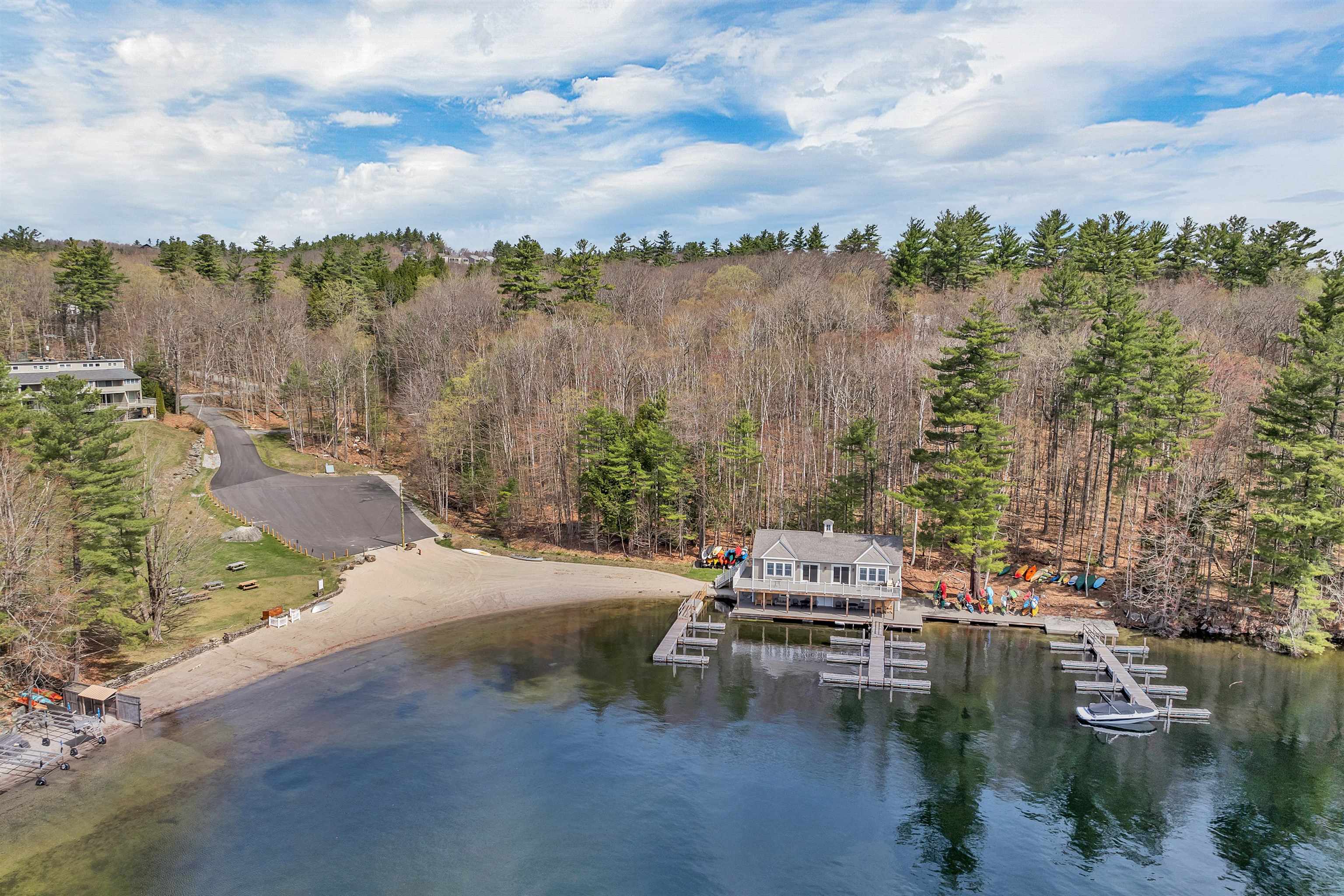 Sunapee, New Hampshire 03782, United States, 3 Bedrooms Bedrooms, ,3 BathroomsBathrooms,Residential,Active,120761