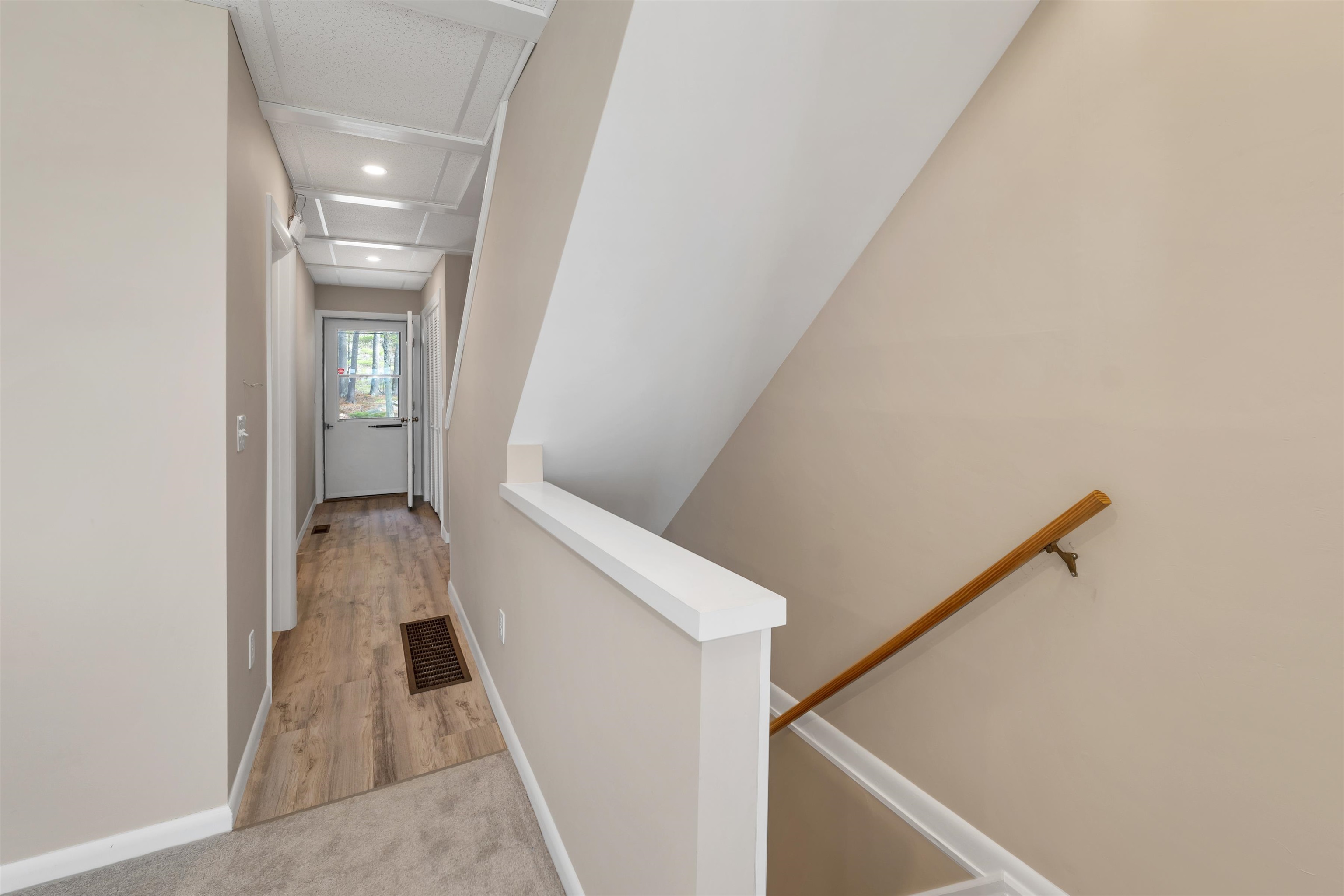 Sunapee, New Hampshire 03782, United States, 3 Bedrooms Bedrooms, ,3 BathroomsBathrooms,Residential,Active,120761