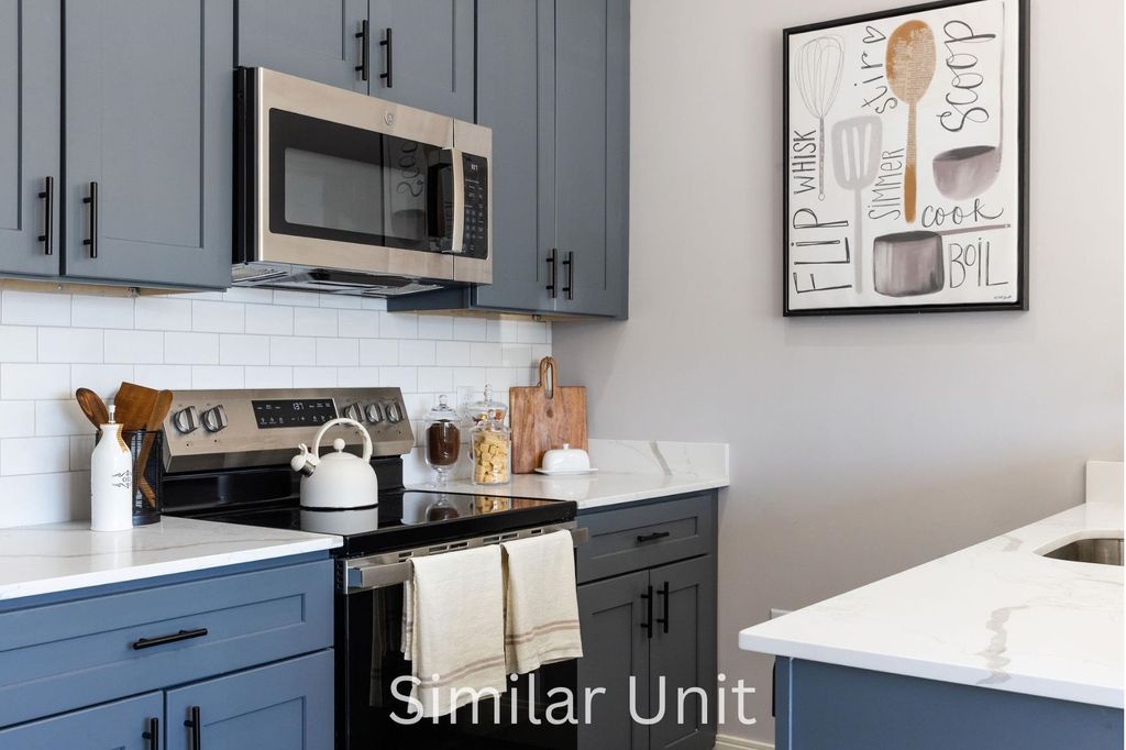 Photo of 1555 Elm Street #102, Manchester, NH 03101 (MLS # 5089318)