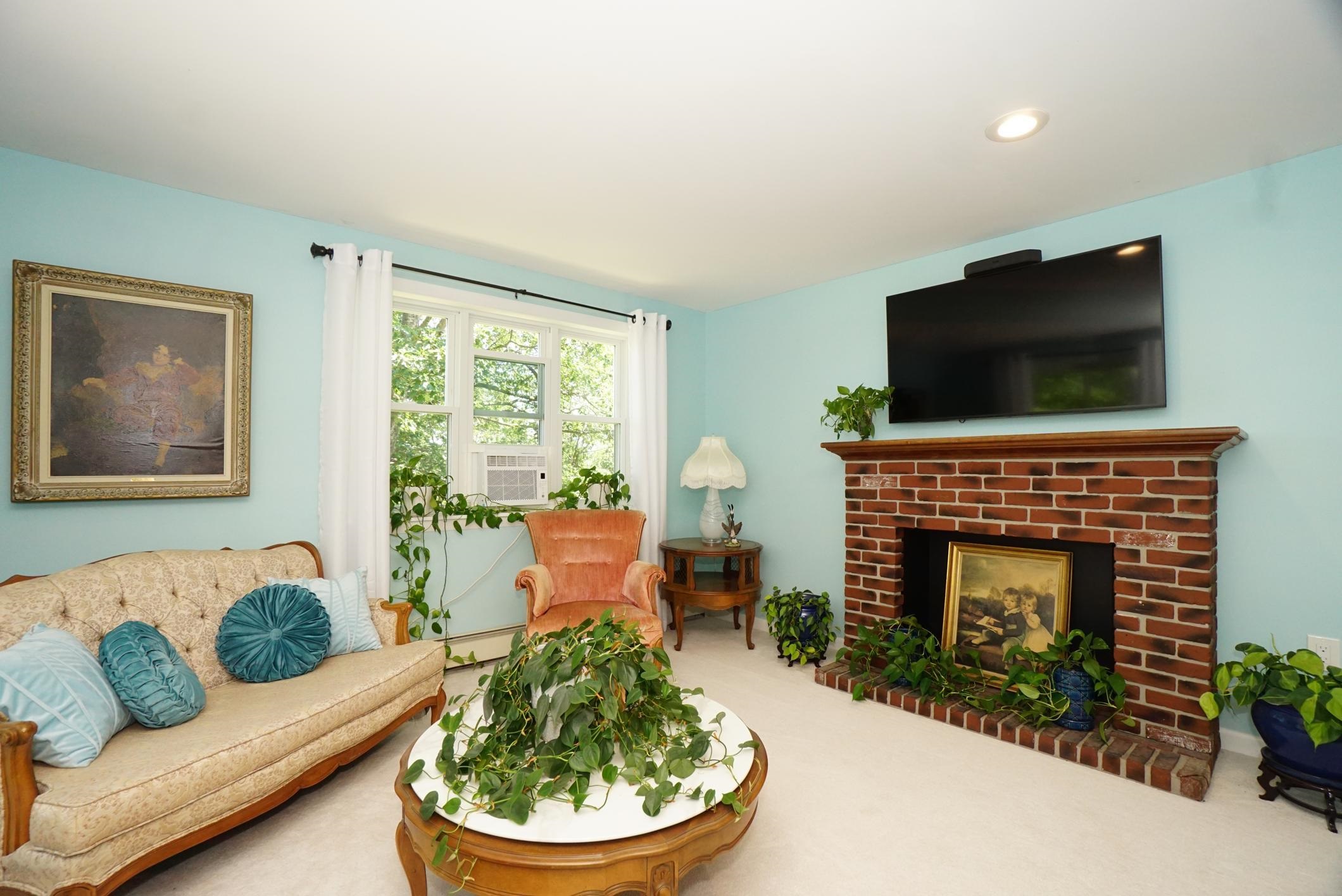 Belmont, New Hampshire 03220, United States, 3 Bedrooms Bedrooms, ,4 BathroomsBathrooms,Residential,Active,192360