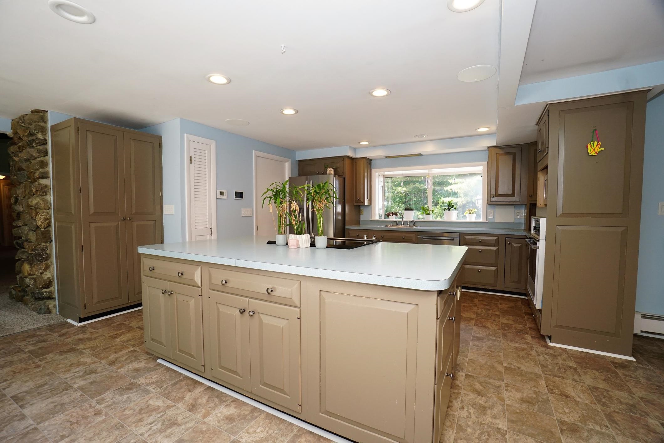 Belmont, New Hampshire 03220, United States, 3 Bedrooms Bedrooms, ,4 BathroomsBathrooms,Residential,Active,192360