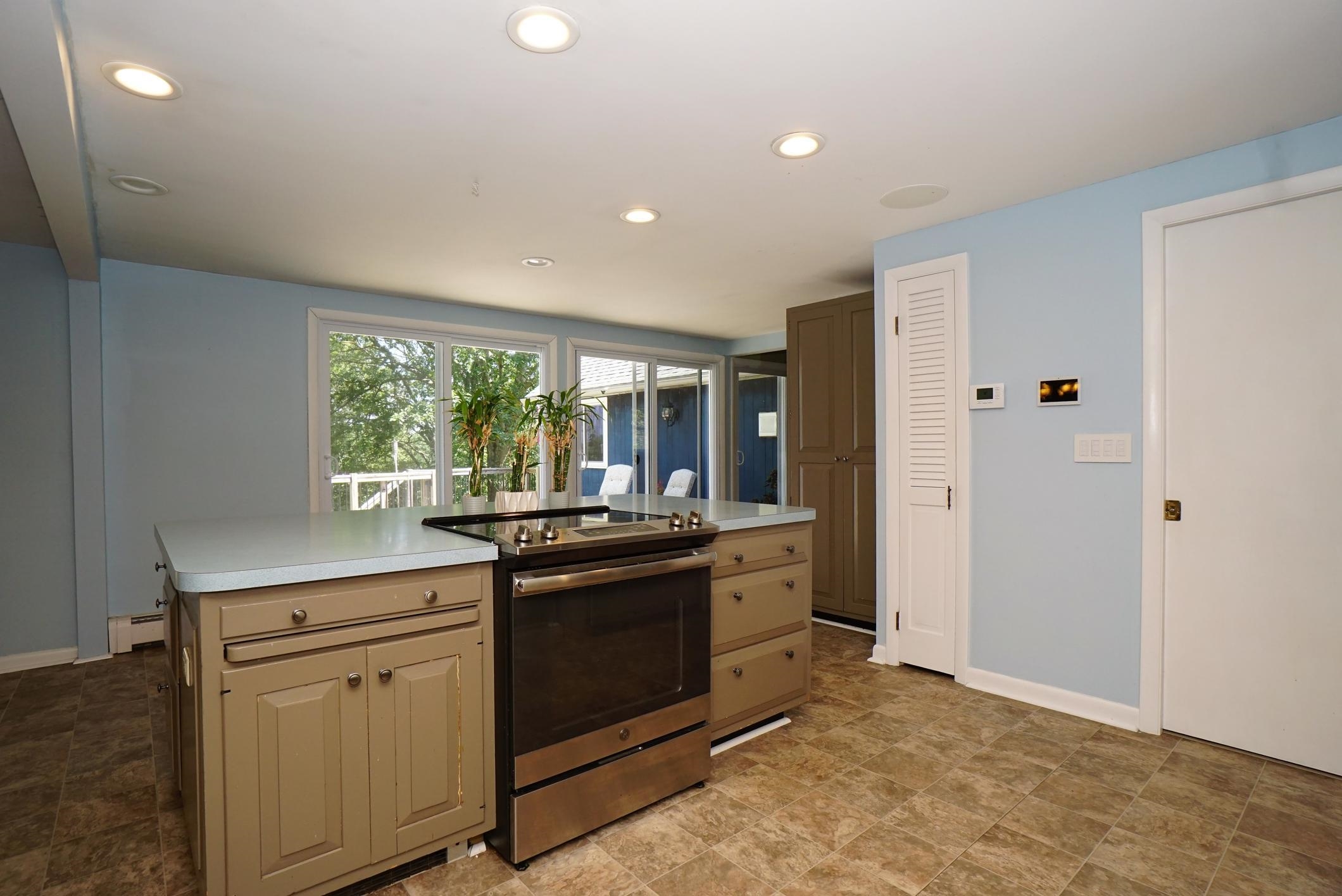 Belmont, New Hampshire 03220, United States, 3 Bedrooms Bedrooms, ,4 BathroomsBathrooms,Residential,Active,192360