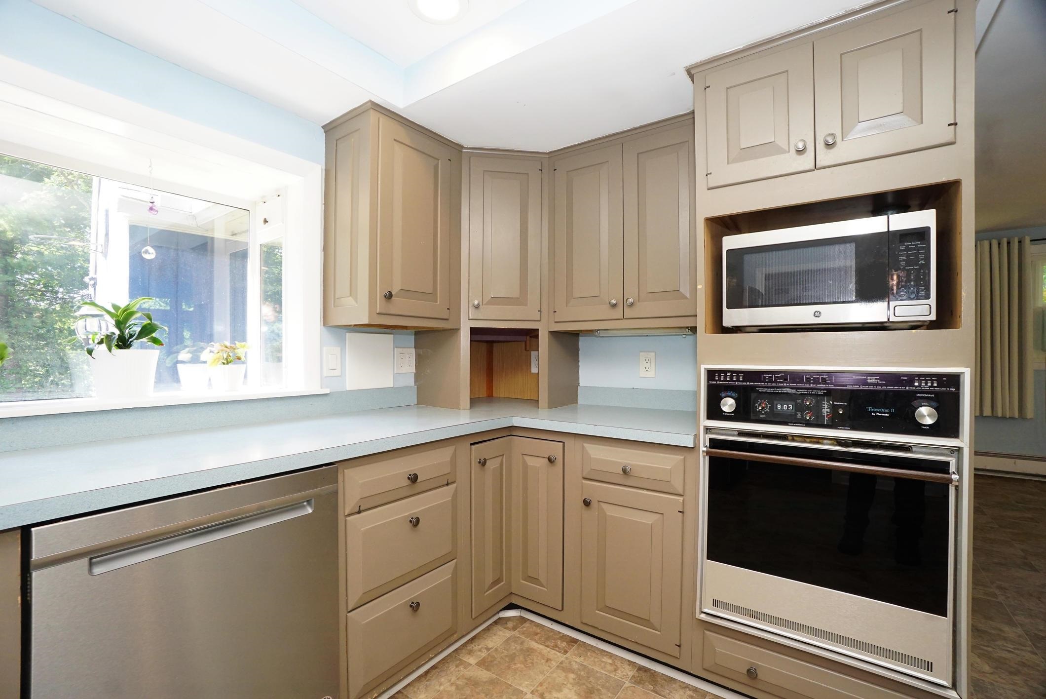 Belmont, New Hampshire 03220, United States, 3 Bedrooms Bedrooms, ,4 BathroomsBathrooms,Residential,Active,192360