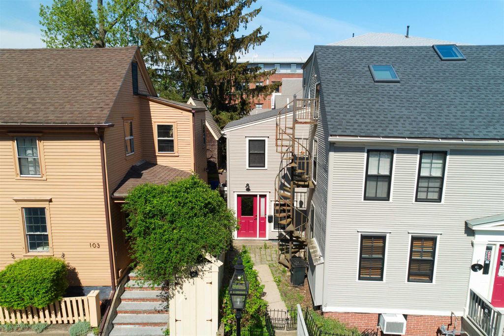 Photo of 93 High Street #4, Portsmouth, NH 03801 (MLS # 5041356)