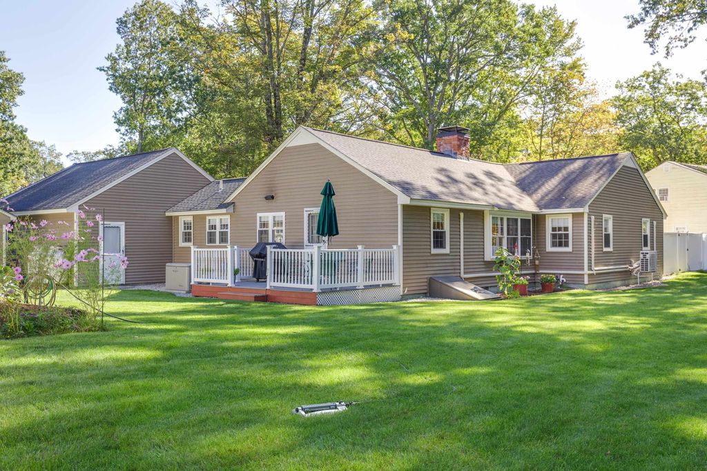 Photo of 492 Woodlawn Ridge Road, Pembroke, NH 03275 (MLS # 5062601)