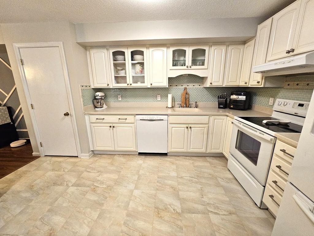 Photo of 130 Endicott Street #104, Laconia, NH 03246 (MLS # 5069702)