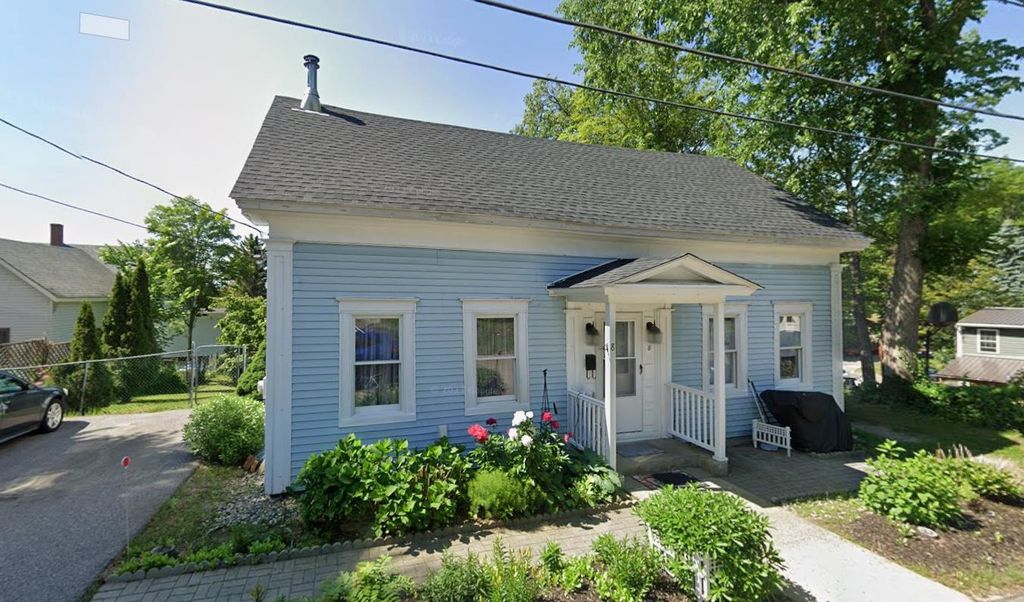 Photo of 8 West Street, Tilton, NH 03276 (MLS # 5066962)