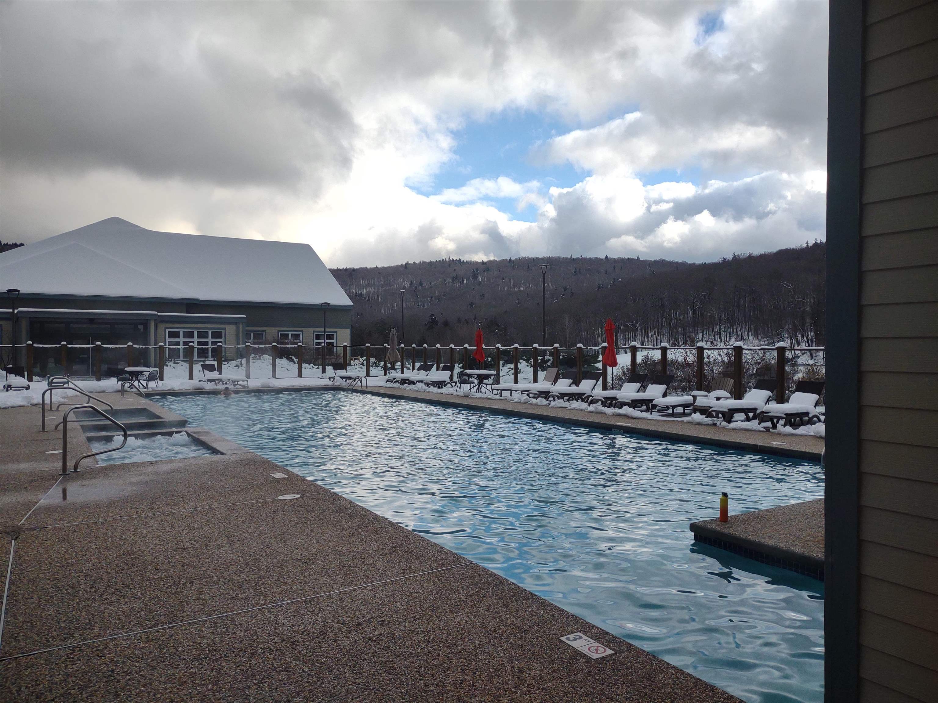 228 East Mountain Road L GRAND HOTEL 219/221 III (SICILIANO)