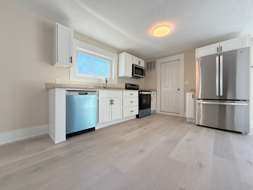 Photo of 8 Holman Street, Hillsborough, NH 03221 (MLS # 5082772)