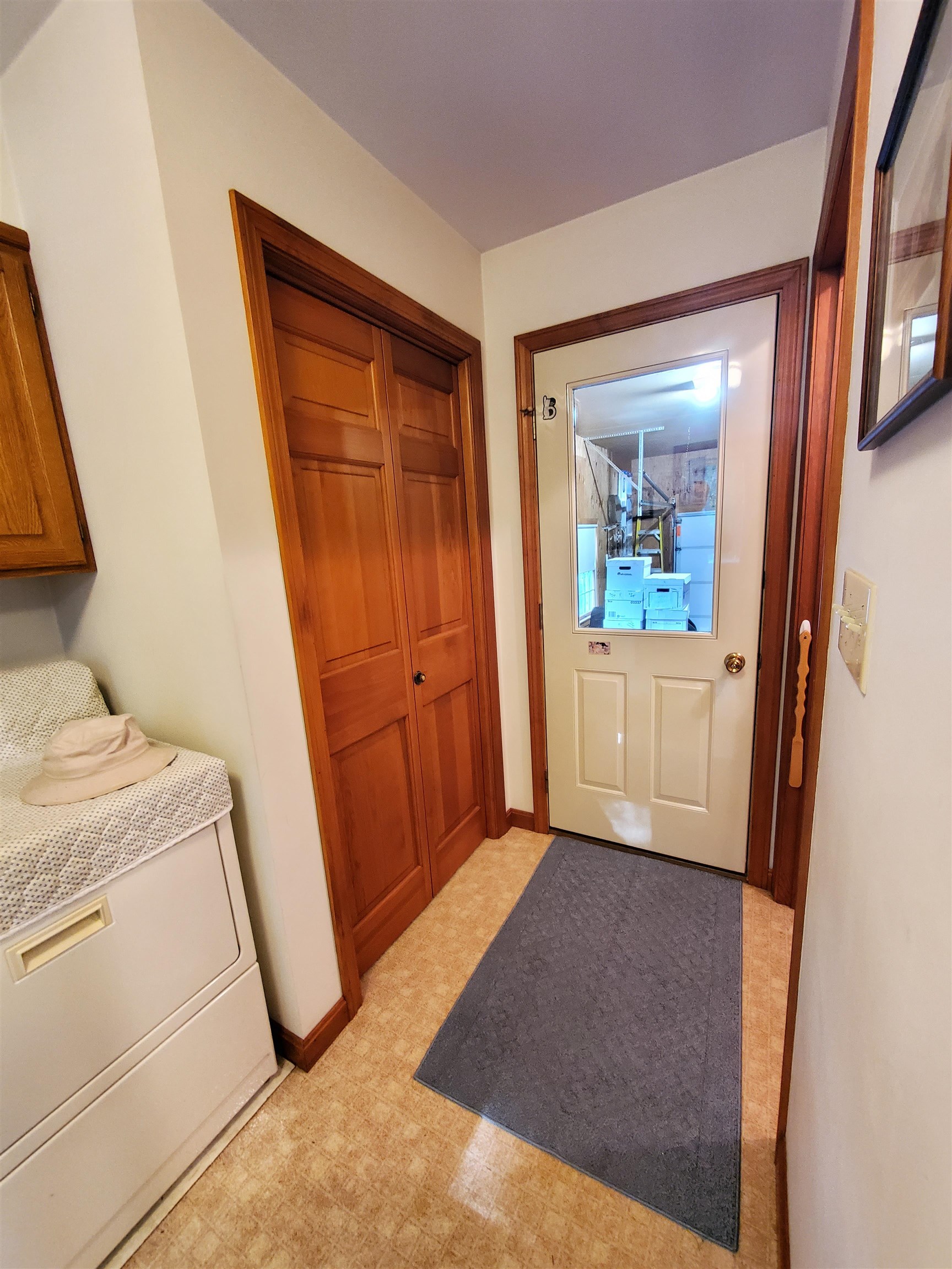 381 Cross Avenue 9,10
