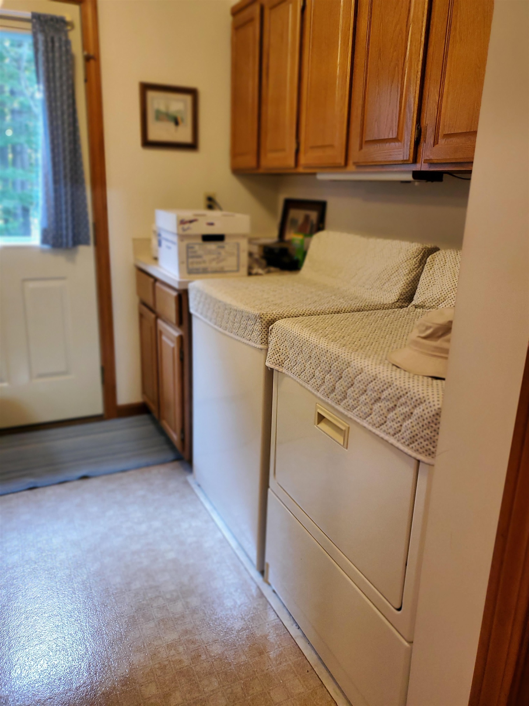 381 Cross Avenue 9,10