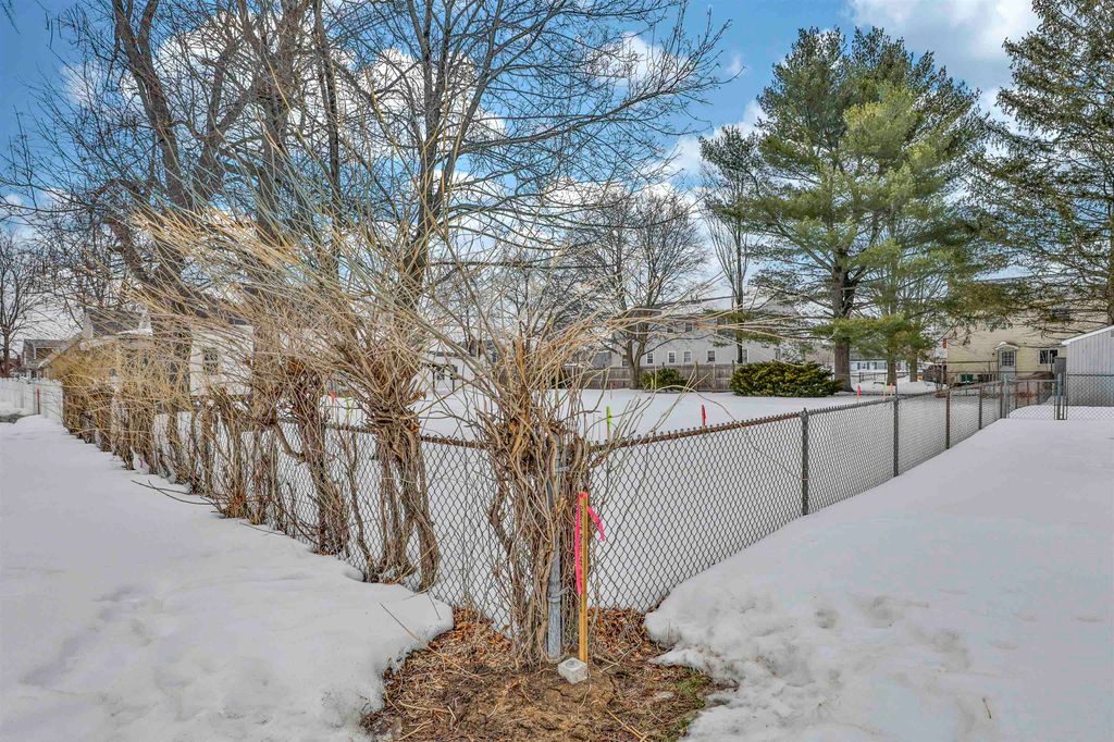 Photo of 00 Linwood Street, Nashua, NH 03060 (MLS # 5079617)