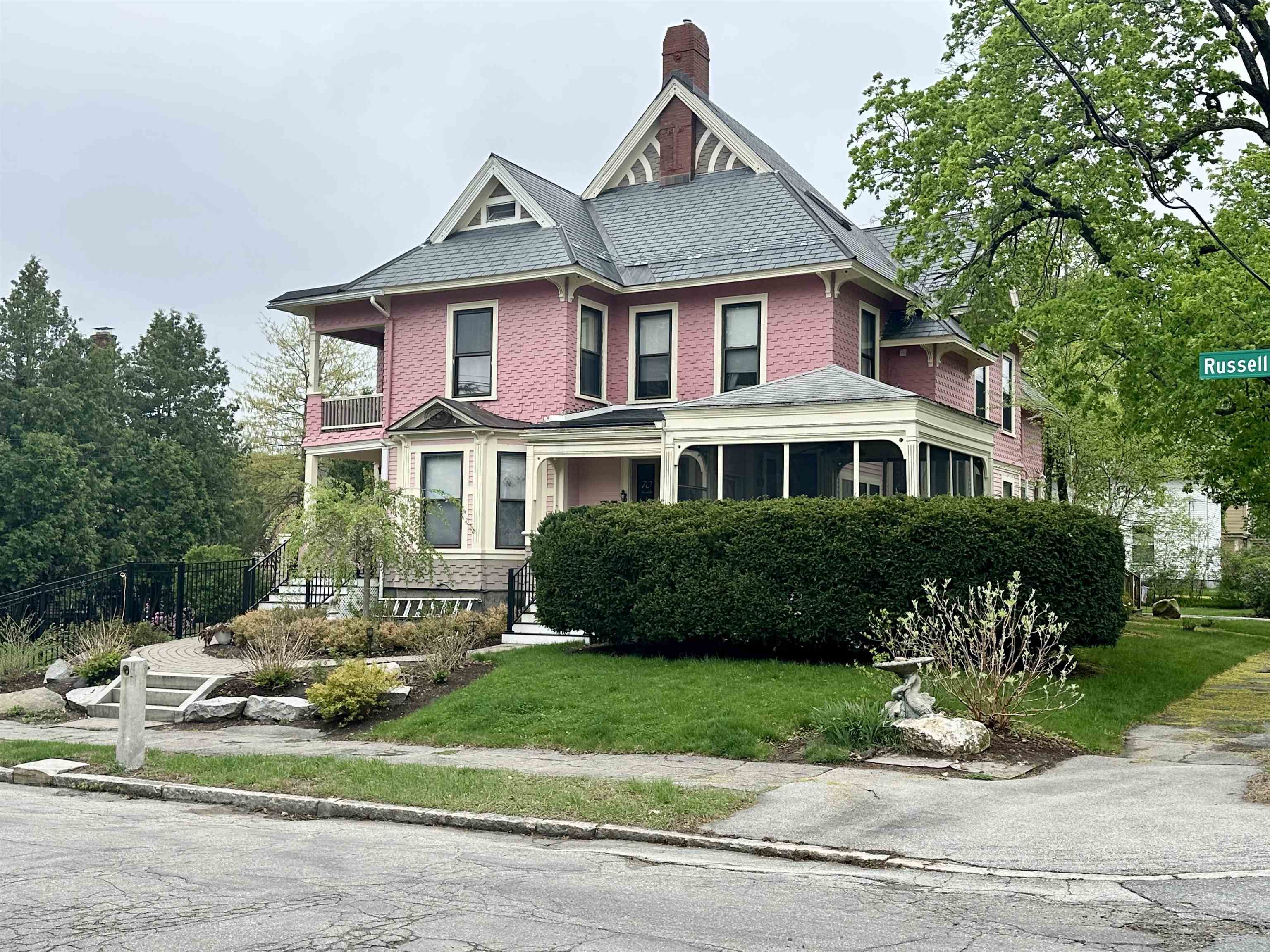 Manchester, New Hampshire 03104, United States, 3 Bedrooms Bedrooms, ,2 BathroomsBathrooms,Residential,Active,125291