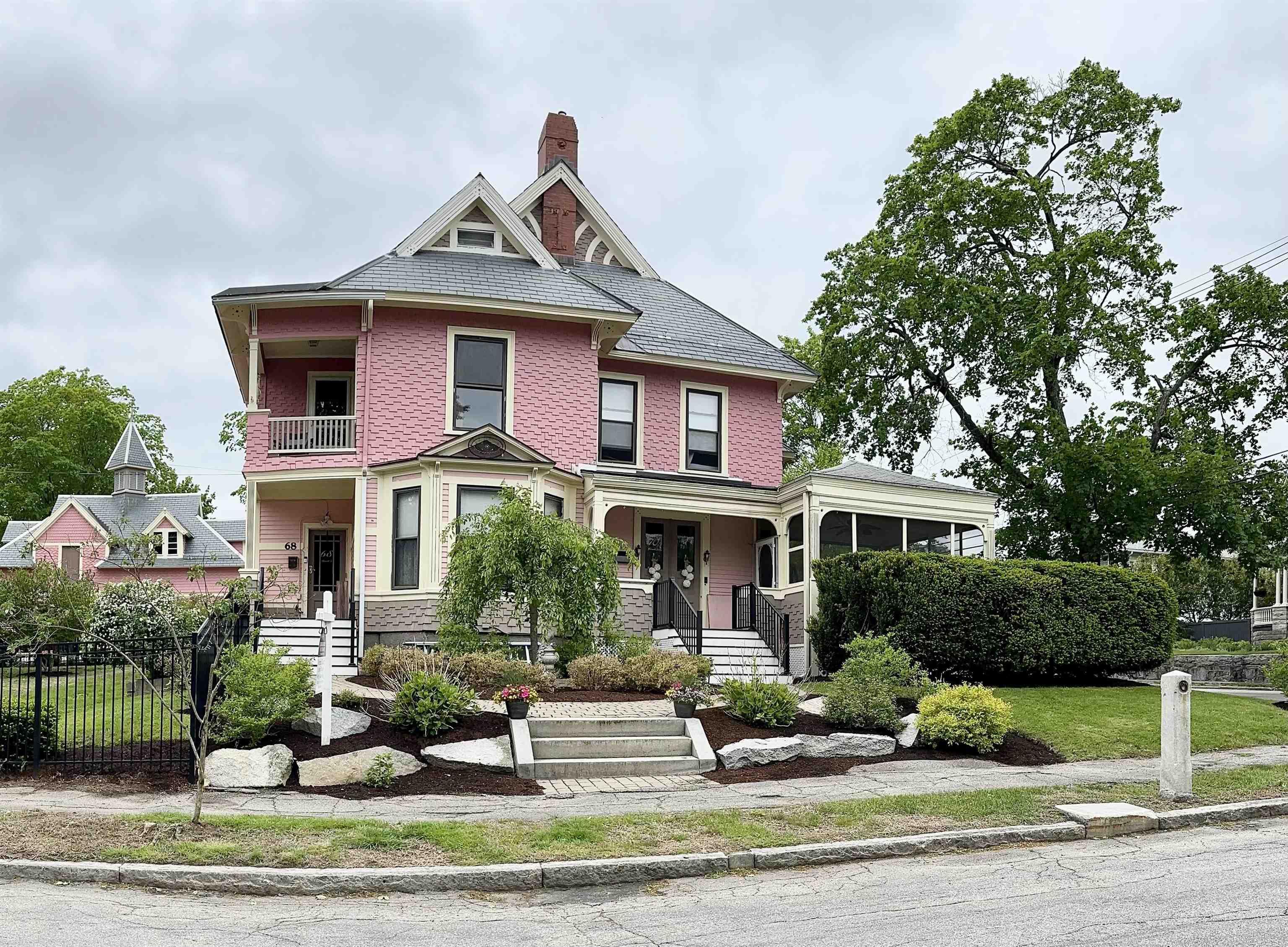 Manchester, New Hampshire 03104, United States, 3 Bedrooms Bedrooms, ,2 BathroomsBathrooms,Residential,Active,125291