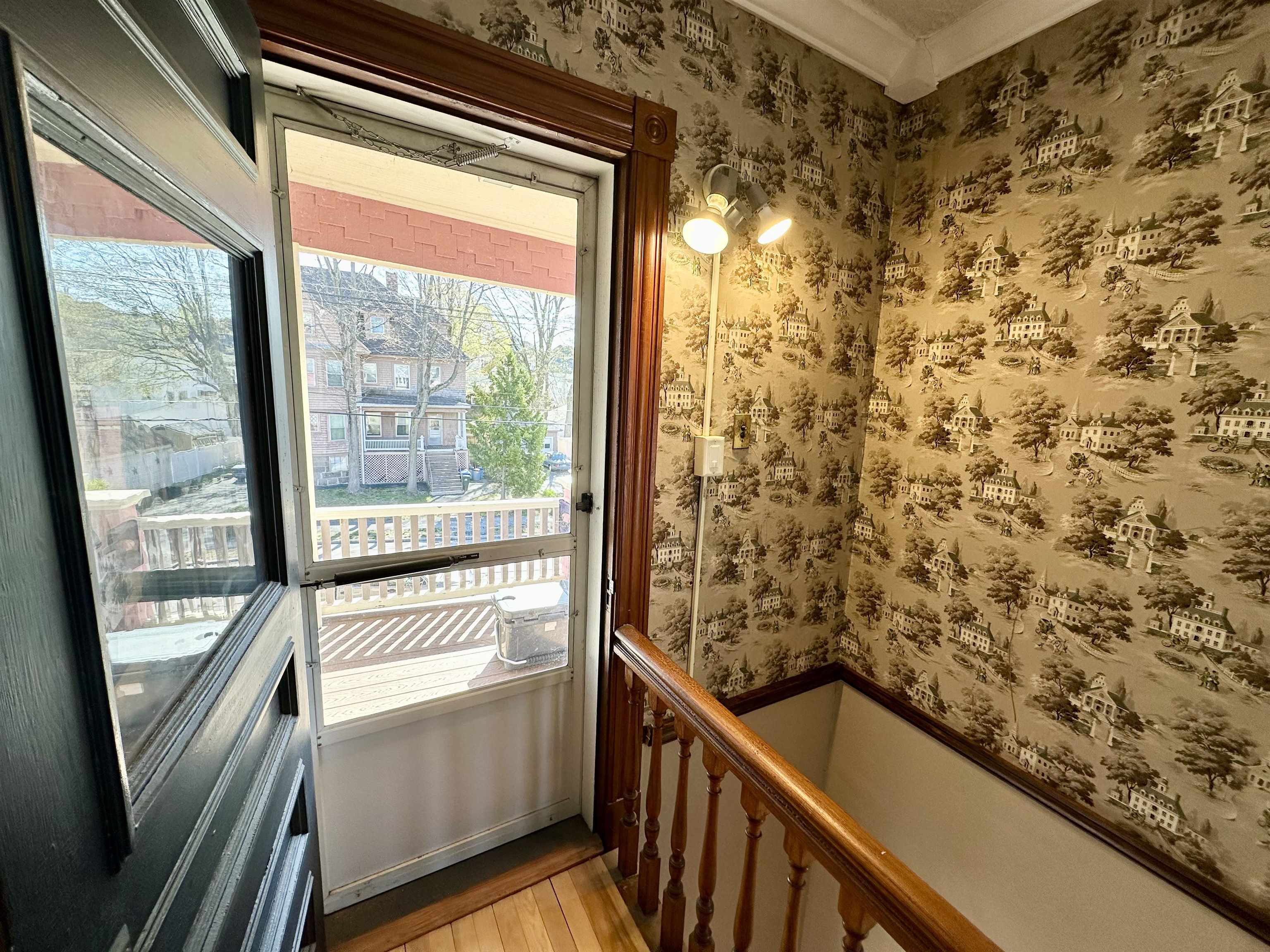 Manchester, New Hampshire 03104, United States, 3 Bedrooms Bedrooms, ,2 BathroomsBathrooms,Residential,Active,125291