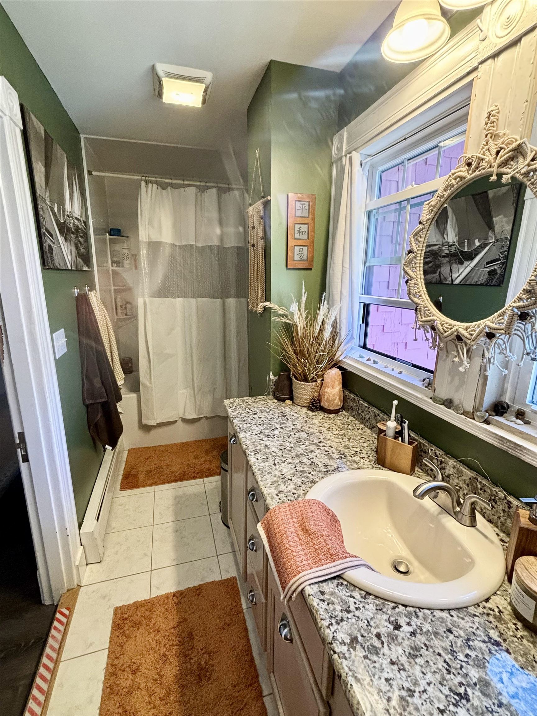 Manchester, New Hampshire 03104, United States, 3 Bedrooms Bedrooms, ,2 BathroomsBathrooms,Residential,Active,125291