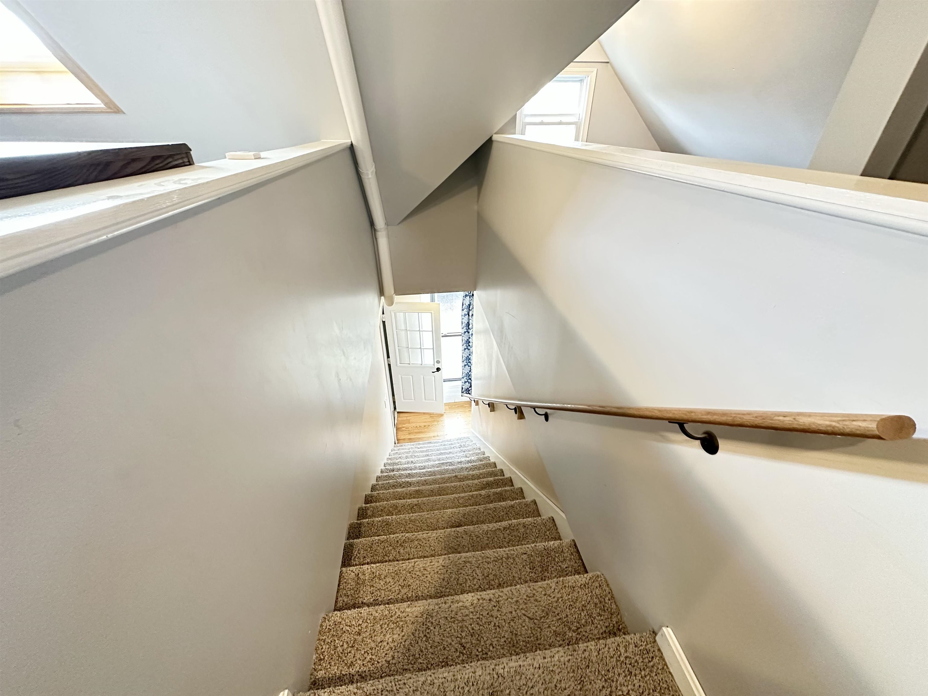 Manchester, New Hampshire 03104, United States, 3 Bedrooms Bedrooms, ,2 BathroomsBathrooms,Residential,Active,125291