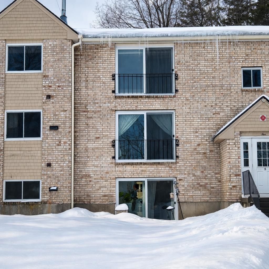 Photo of 5 Brookside Drive #9, Exeter, NH 03833 (MLS # 5077610)