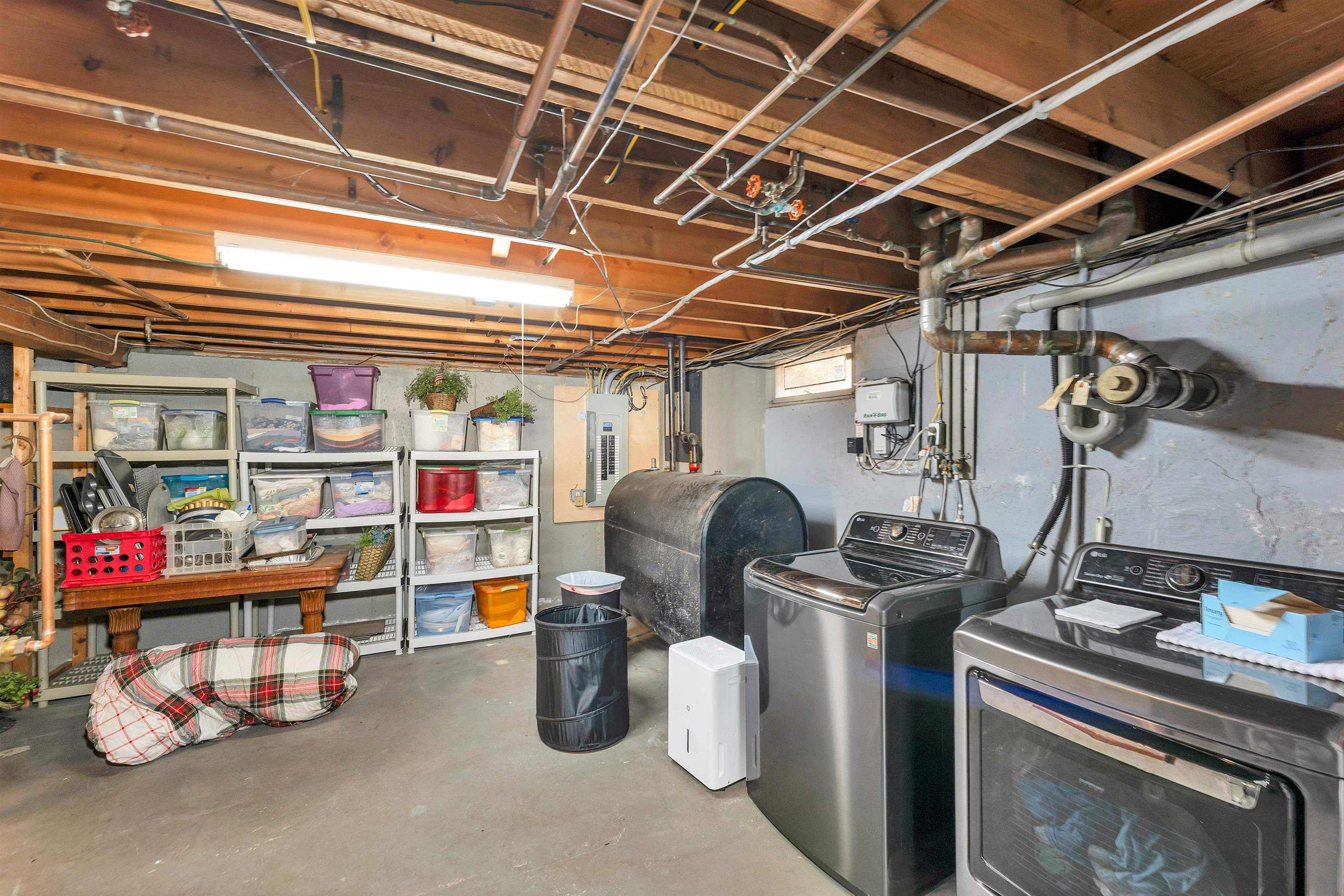 Plaistow, New Hampshire 03865, United States, 3 Bedrooms Bedrooms, ,2 BathroomsBathrooms,Residential,Pending,21025